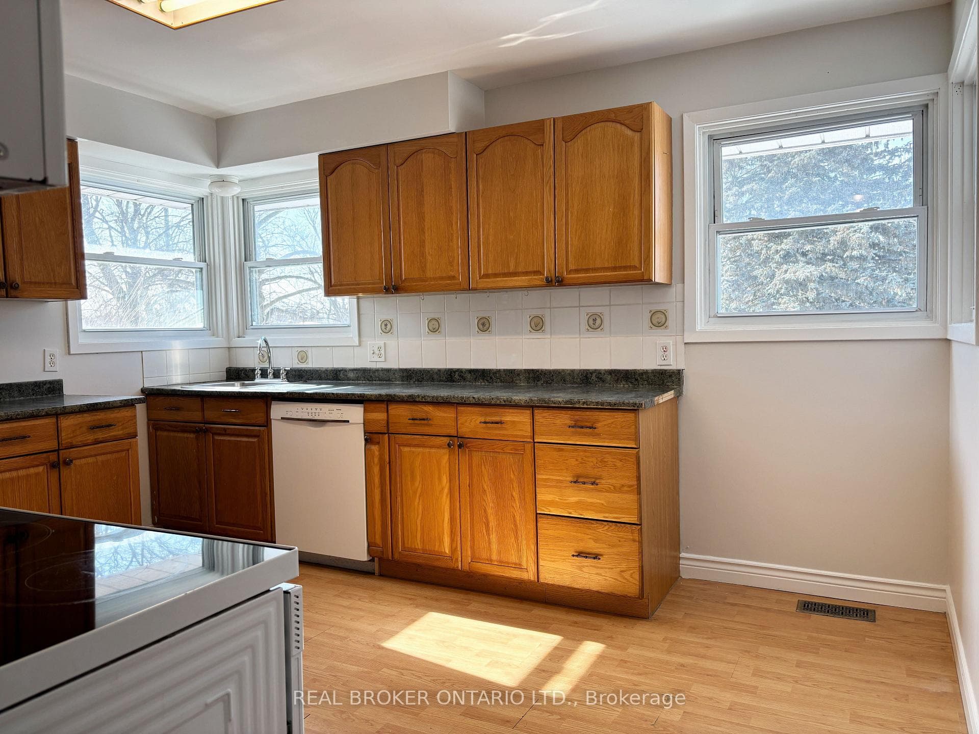 327 Dover Street Unit Main Fl photo 3