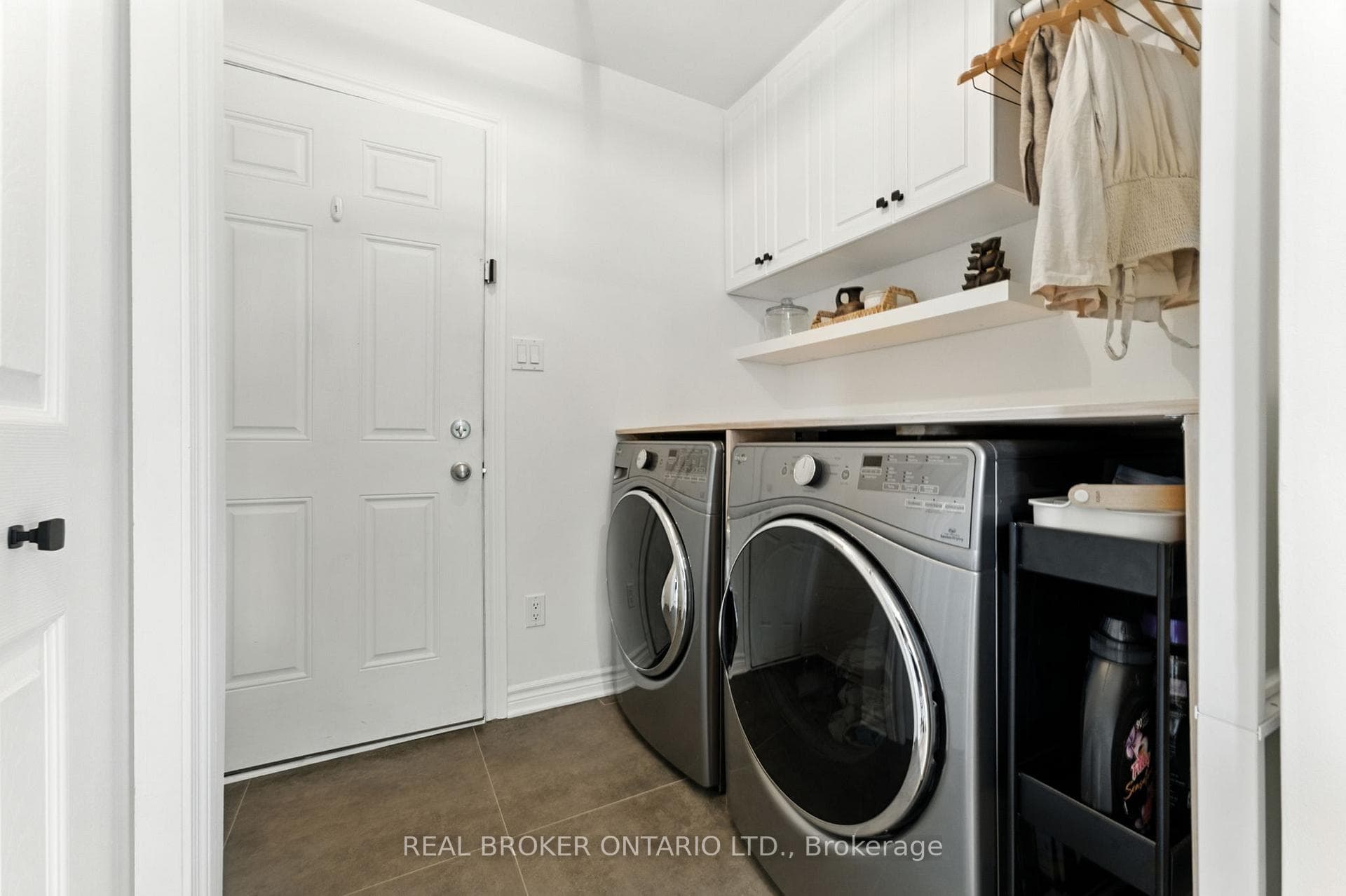 133 Raina Way photo 19