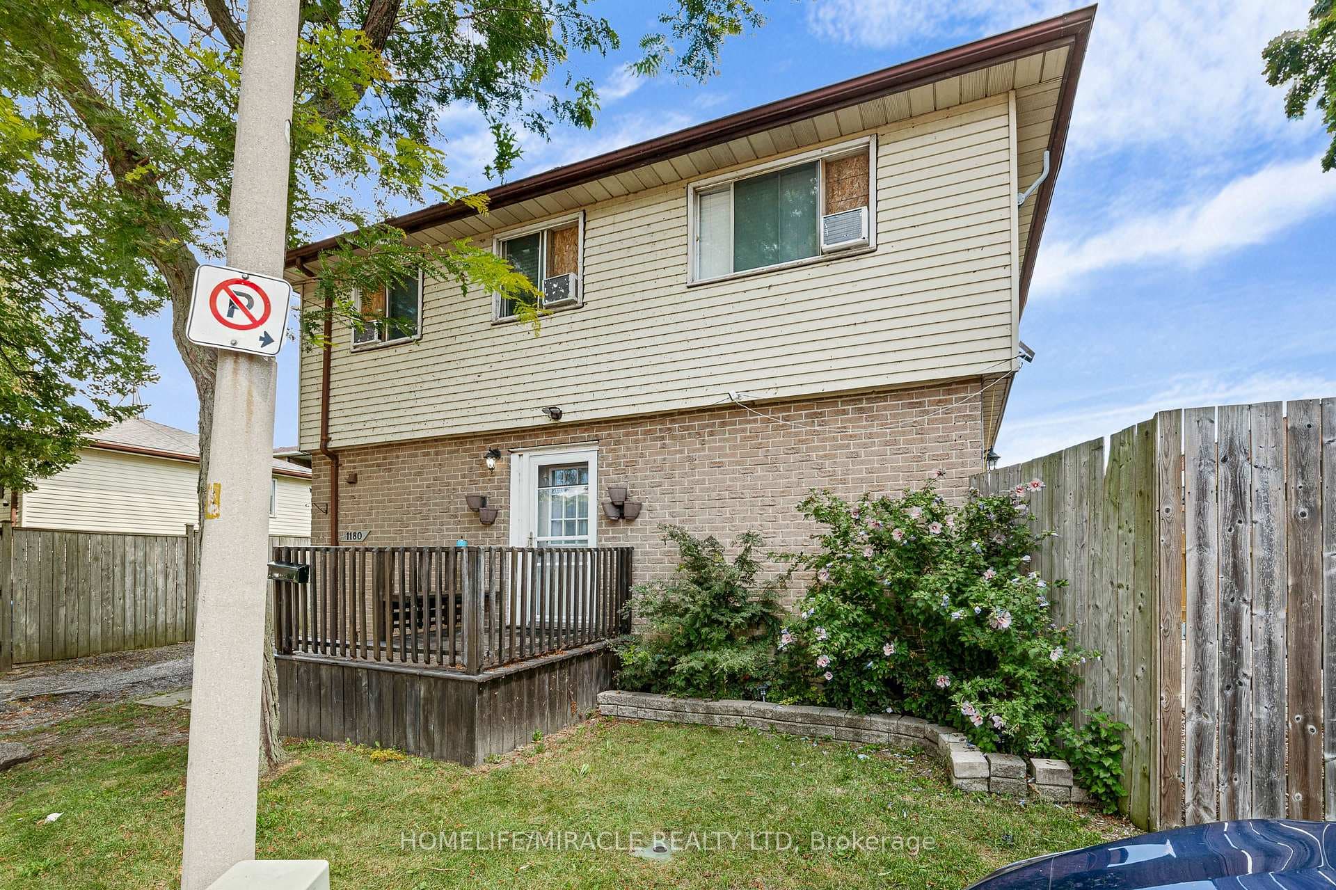 1180 Heathfield Court photo 3
