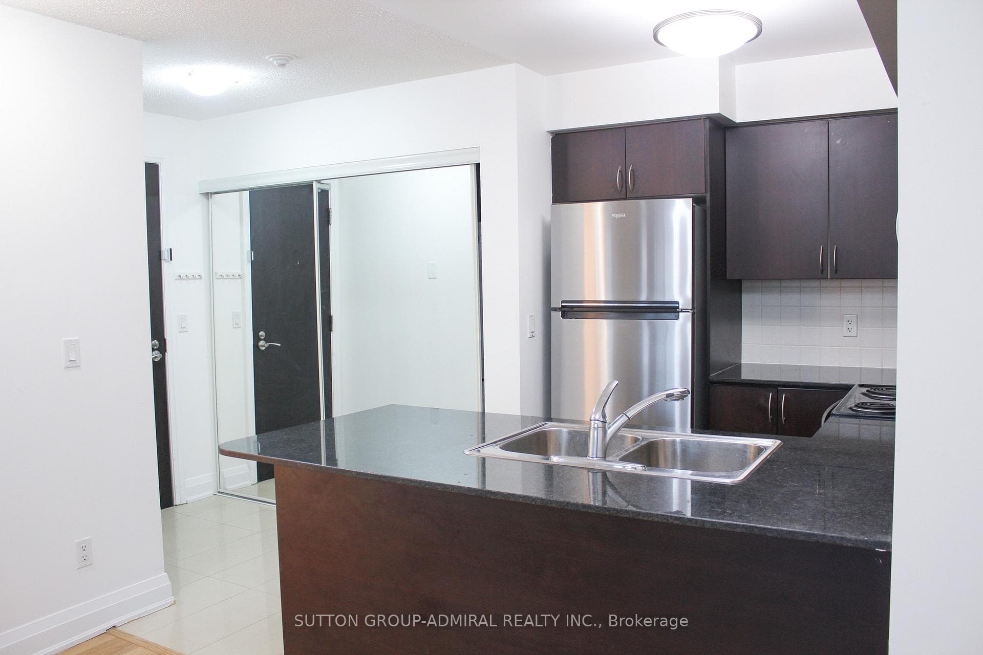 20 North Park Road Unit 301 photo 3