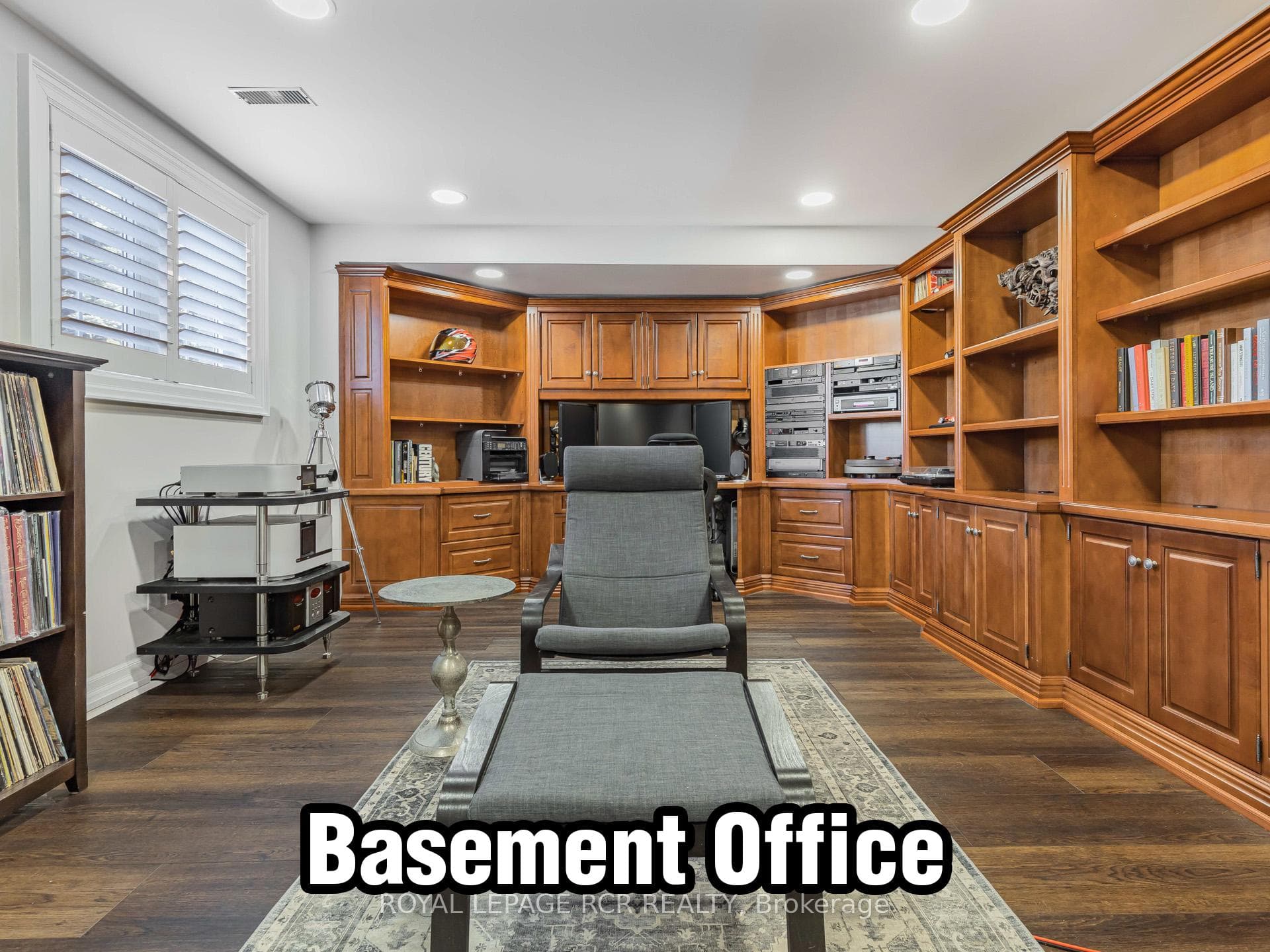496 Falconwood Hollow photo 27