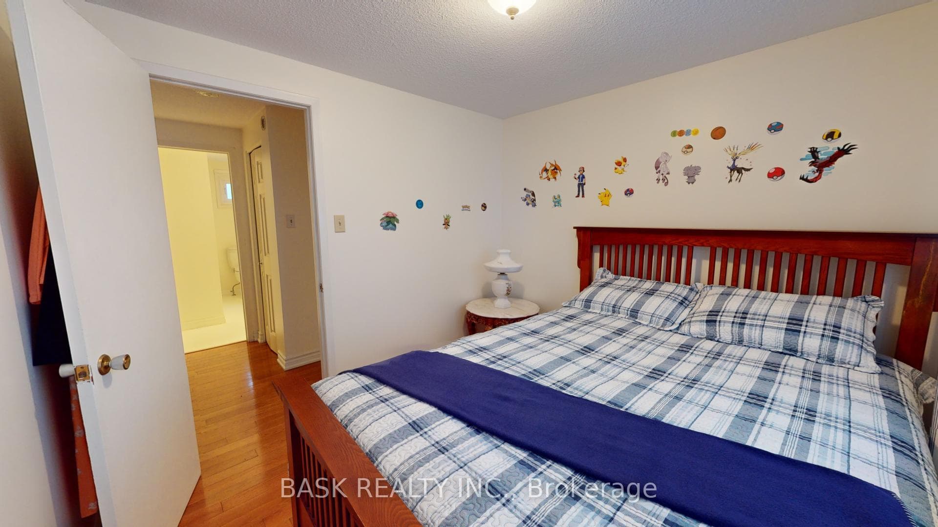 119 Hillbrook Crescent photo 26