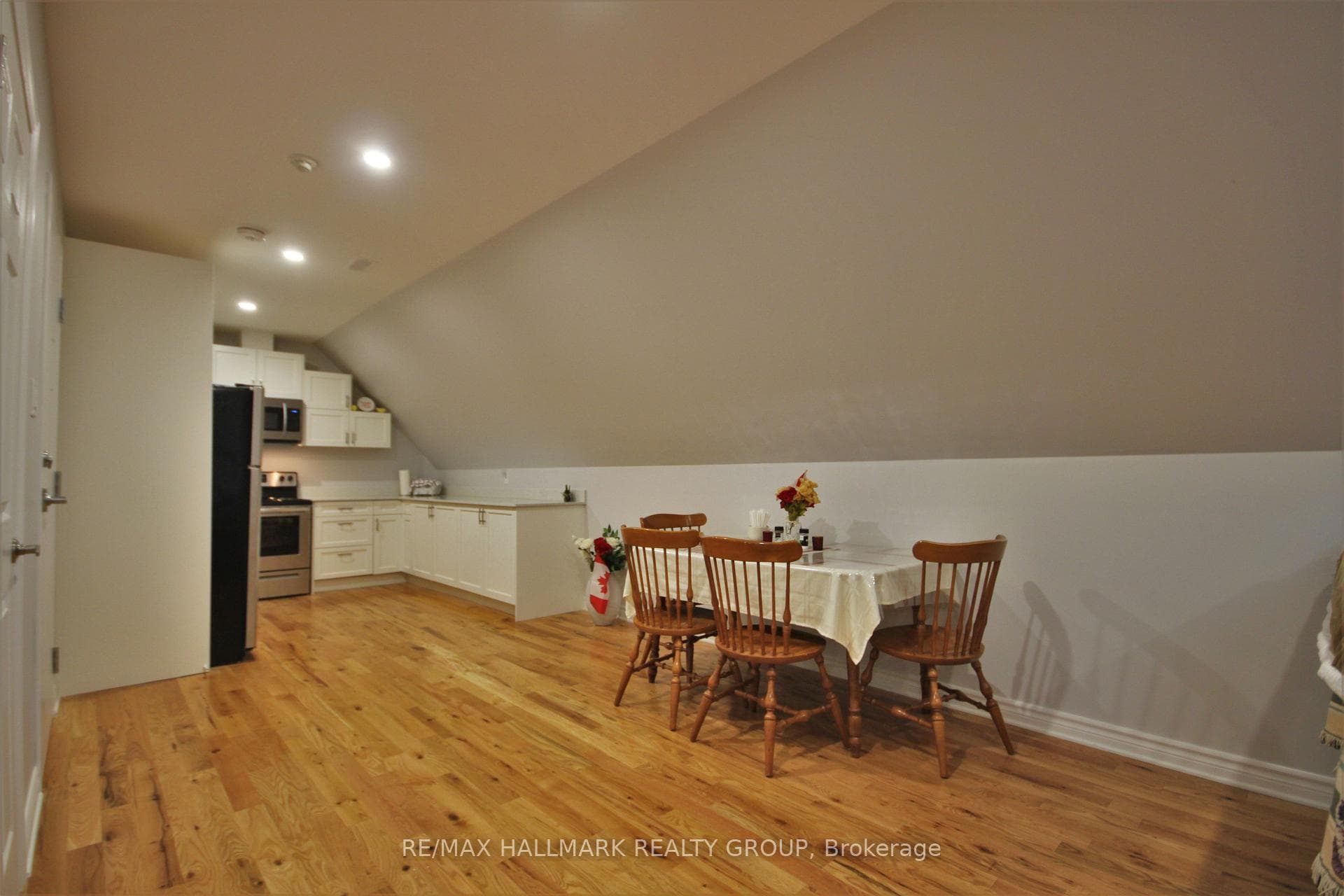 768 Usborne Street Unit 7 photo 9