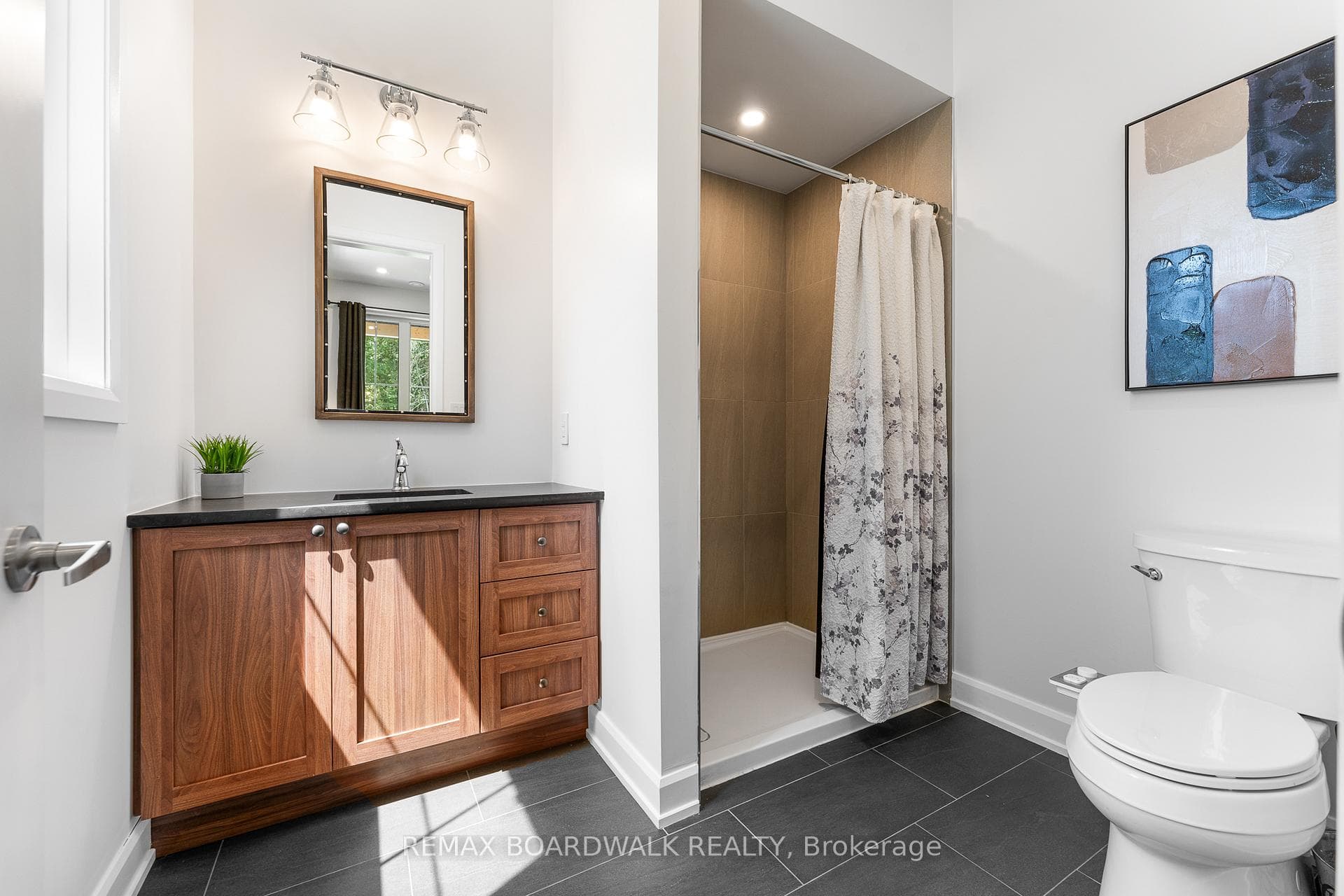 3PC Bath w/Custom Quartz Vanity & Modern Tile