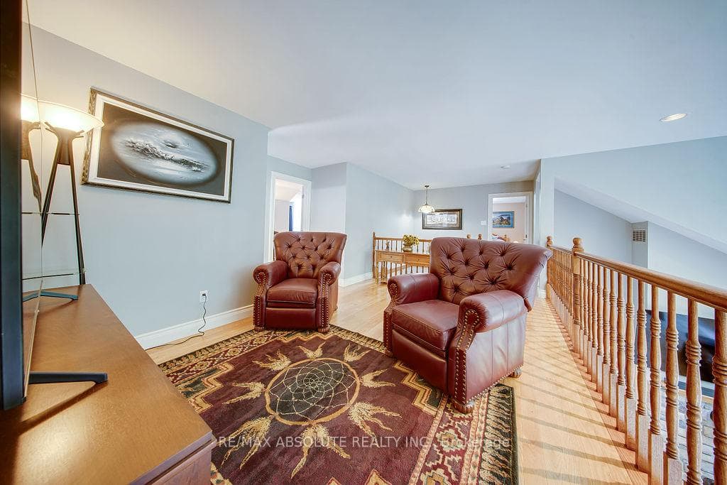 685 BOUNDARY Road photo 32