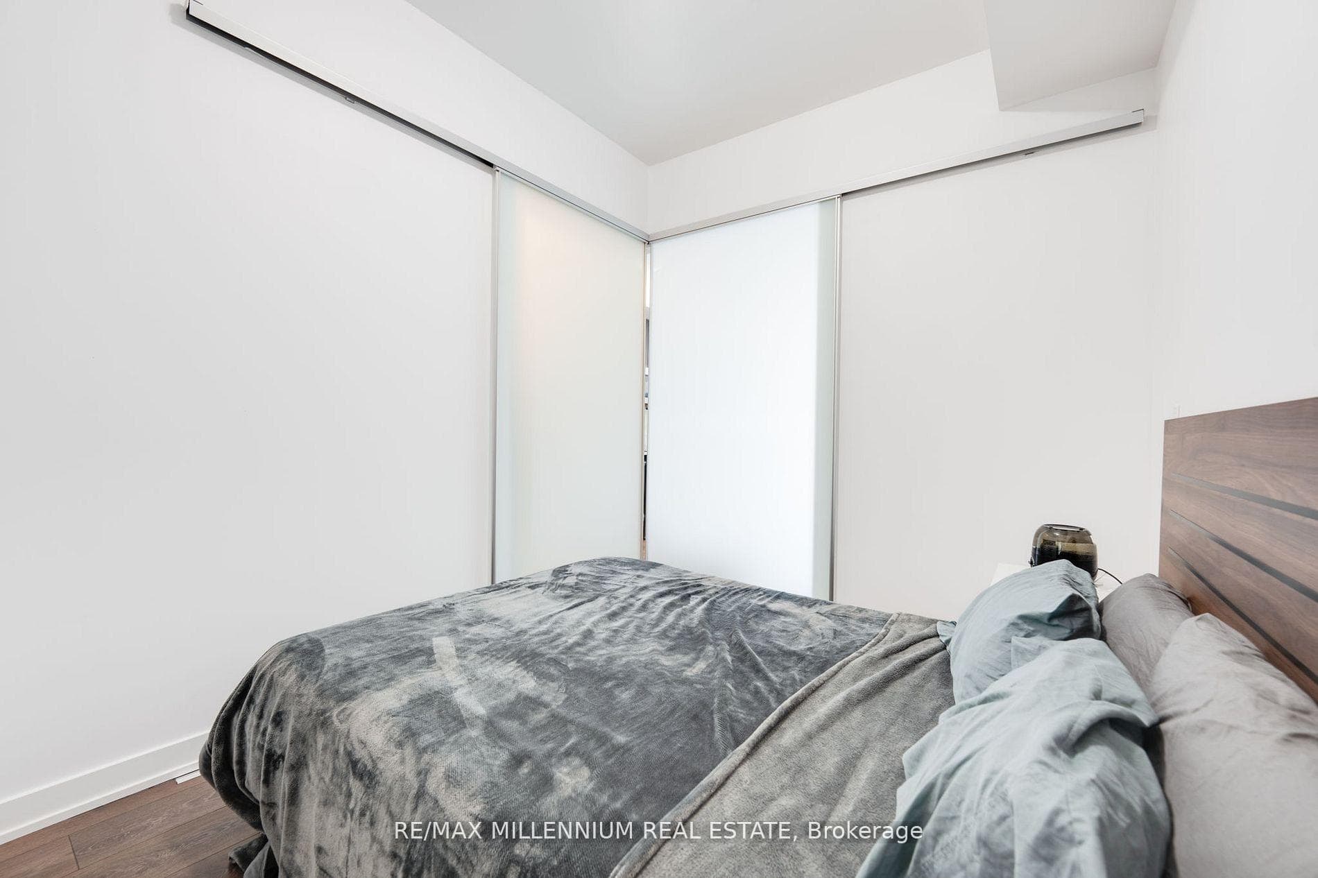 50 Bruyeres Mews Unit 710 photo 12