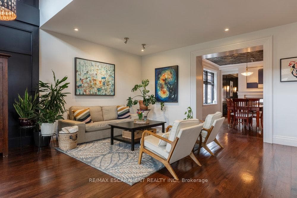 63 Stanley Avenue photo 12