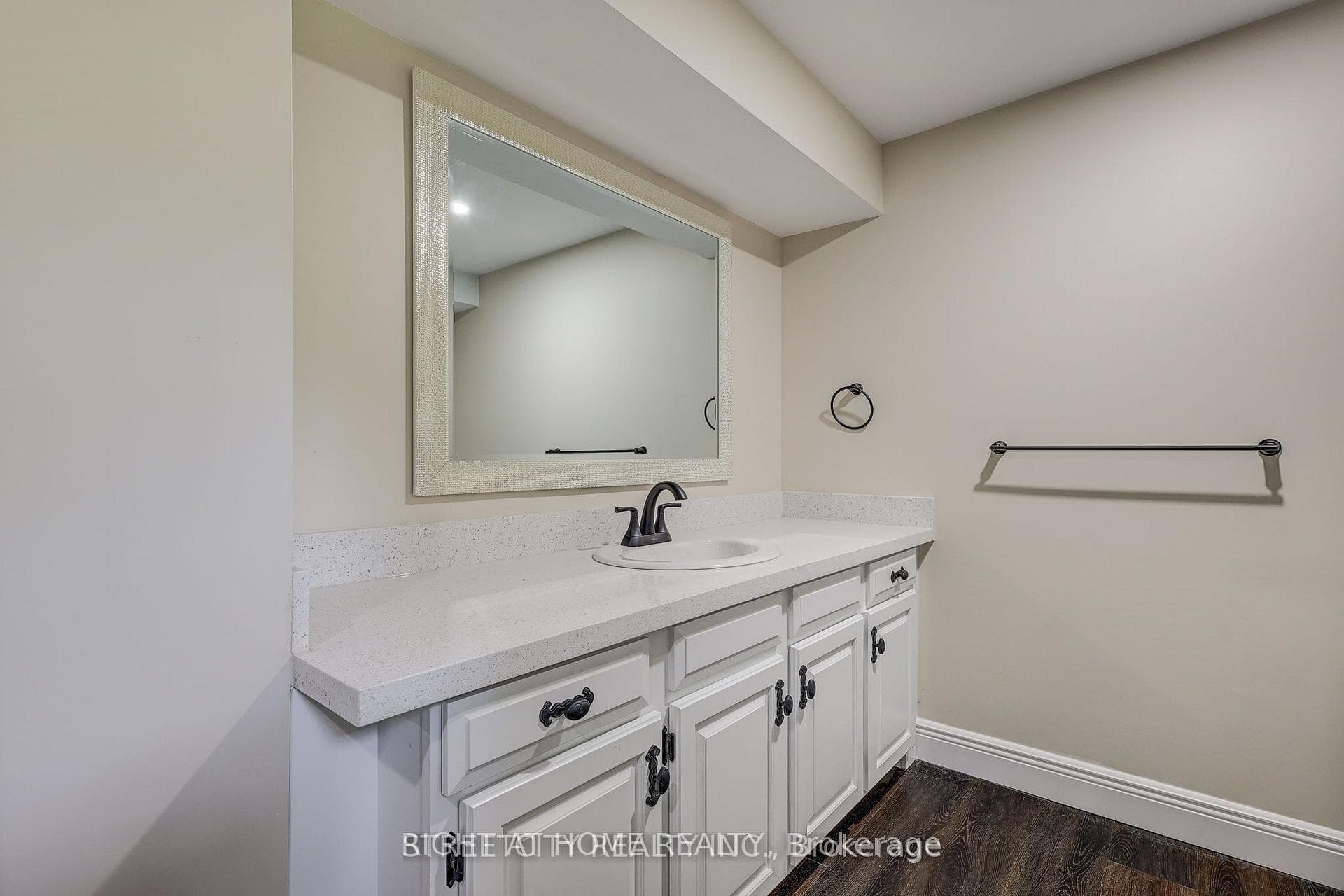 10 Vineden Drive photo 35
