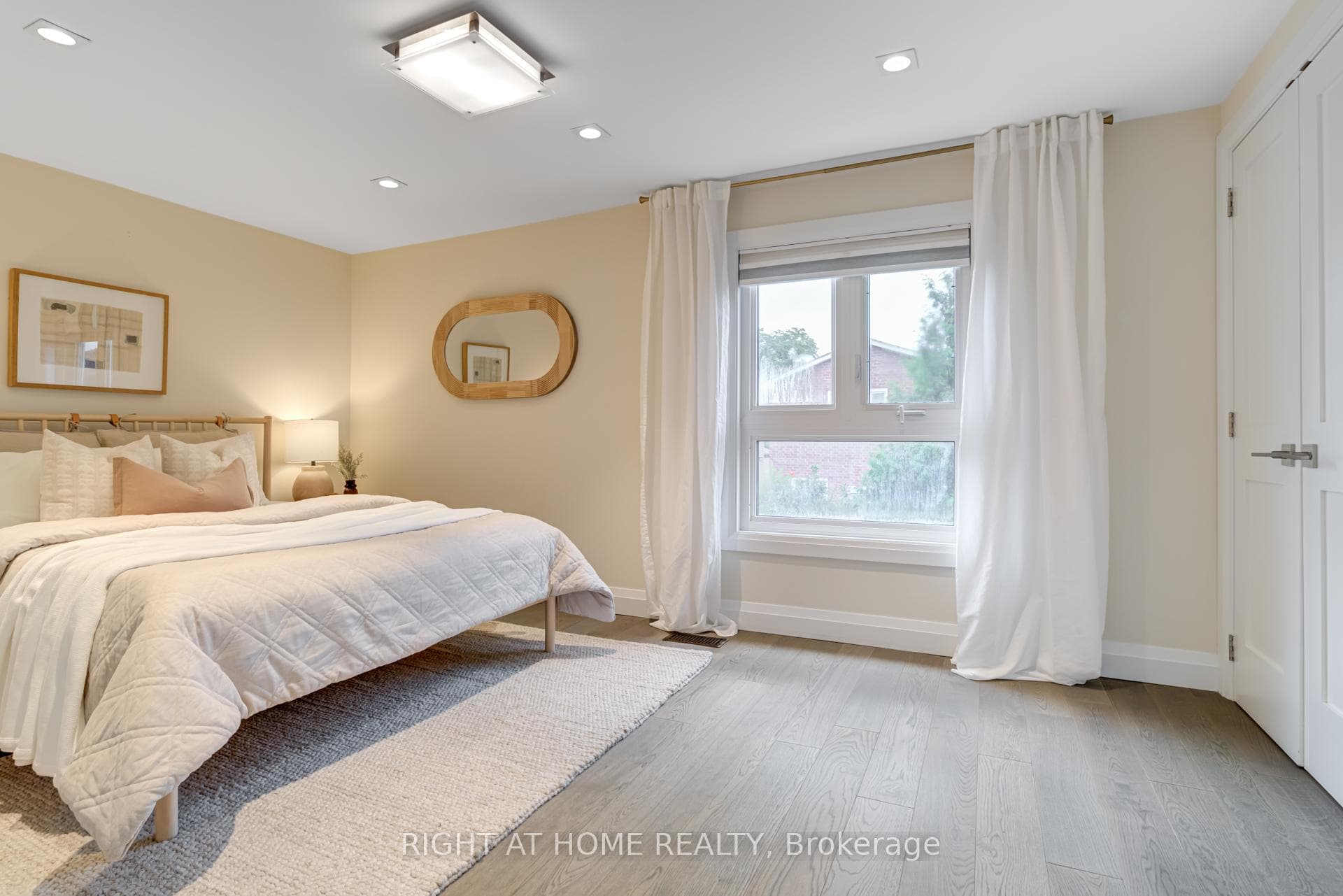 10 Capilano Court photo 26