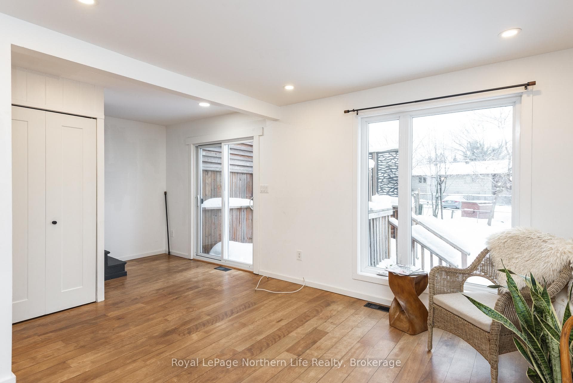 883 Memorial Drive photo 16