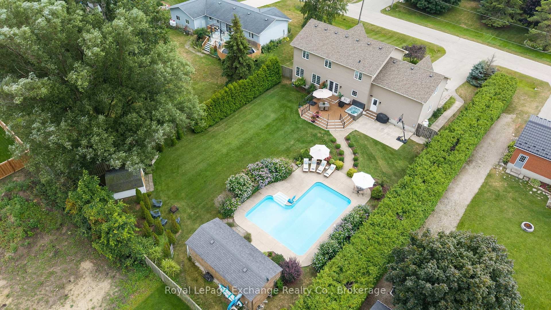 985 Heritage Drive photo 2