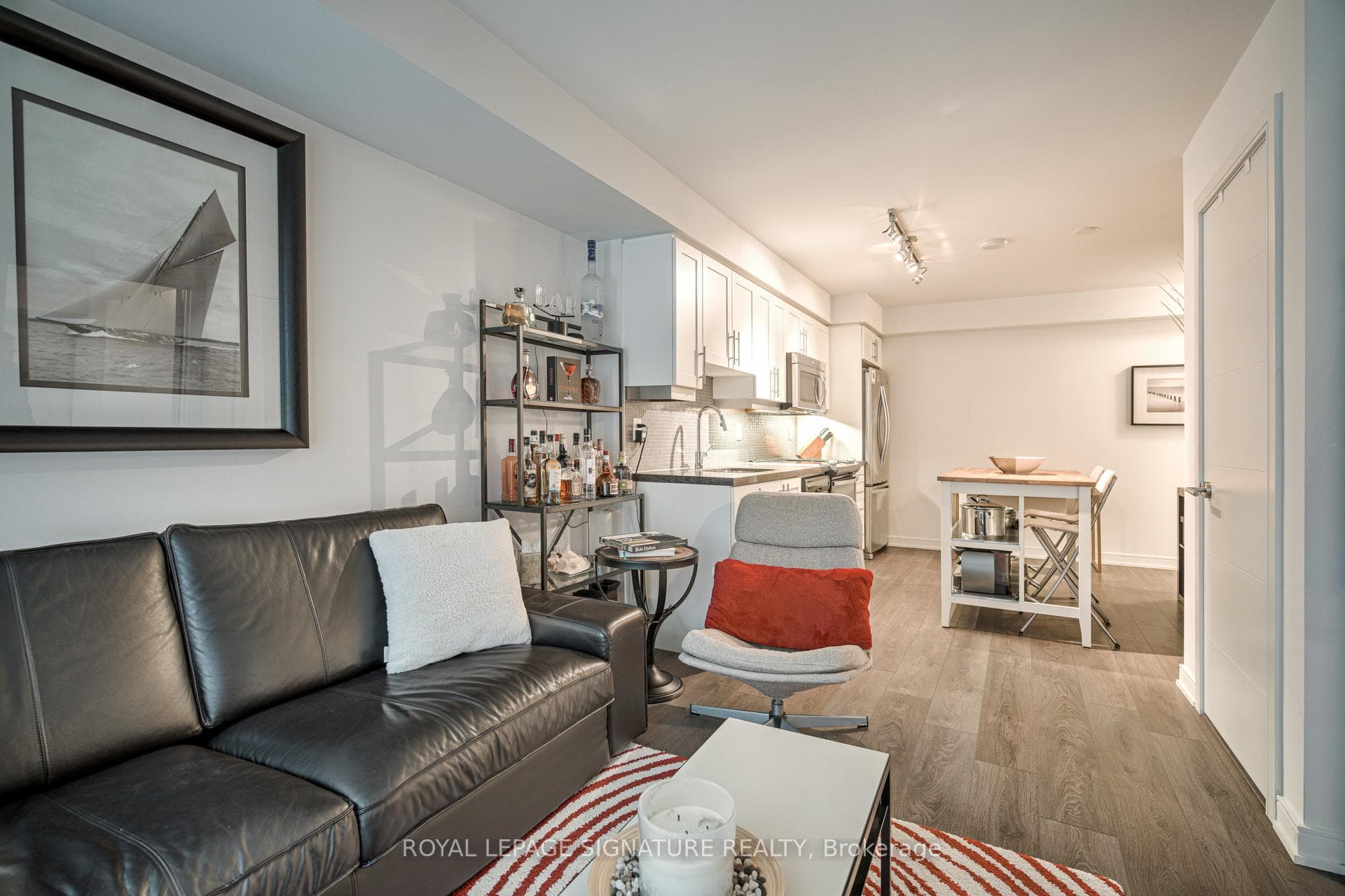 525 Adelaide Street Unit 531 photo 18
