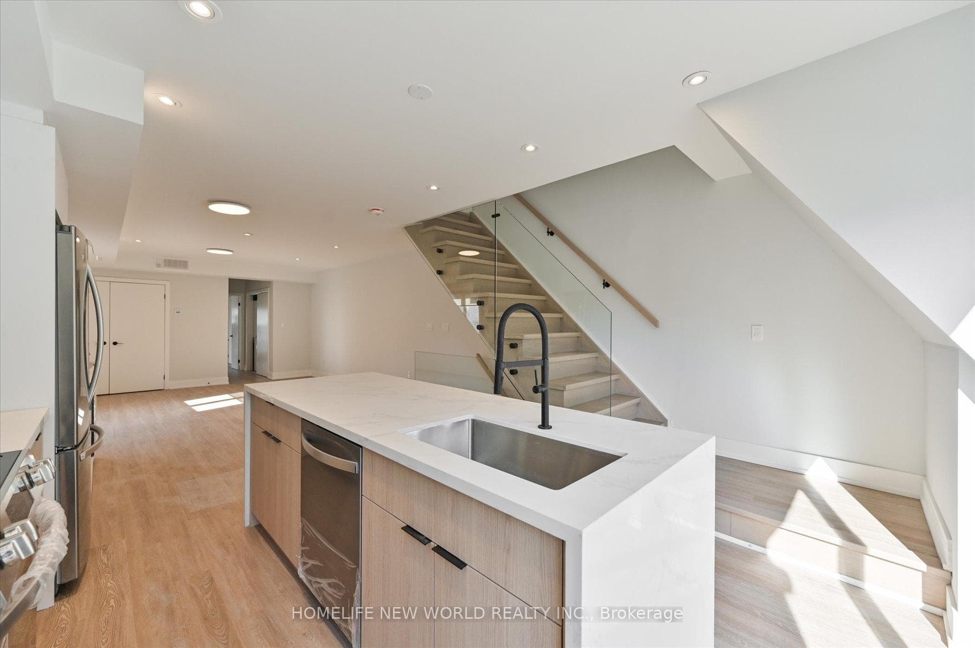 94 Dovercourt Road Unit UPPER photo 5