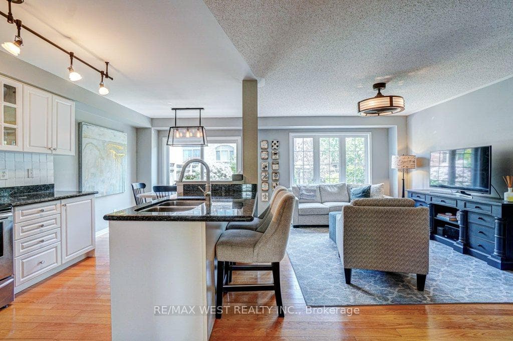 2433 Postmaster Drive photo 10