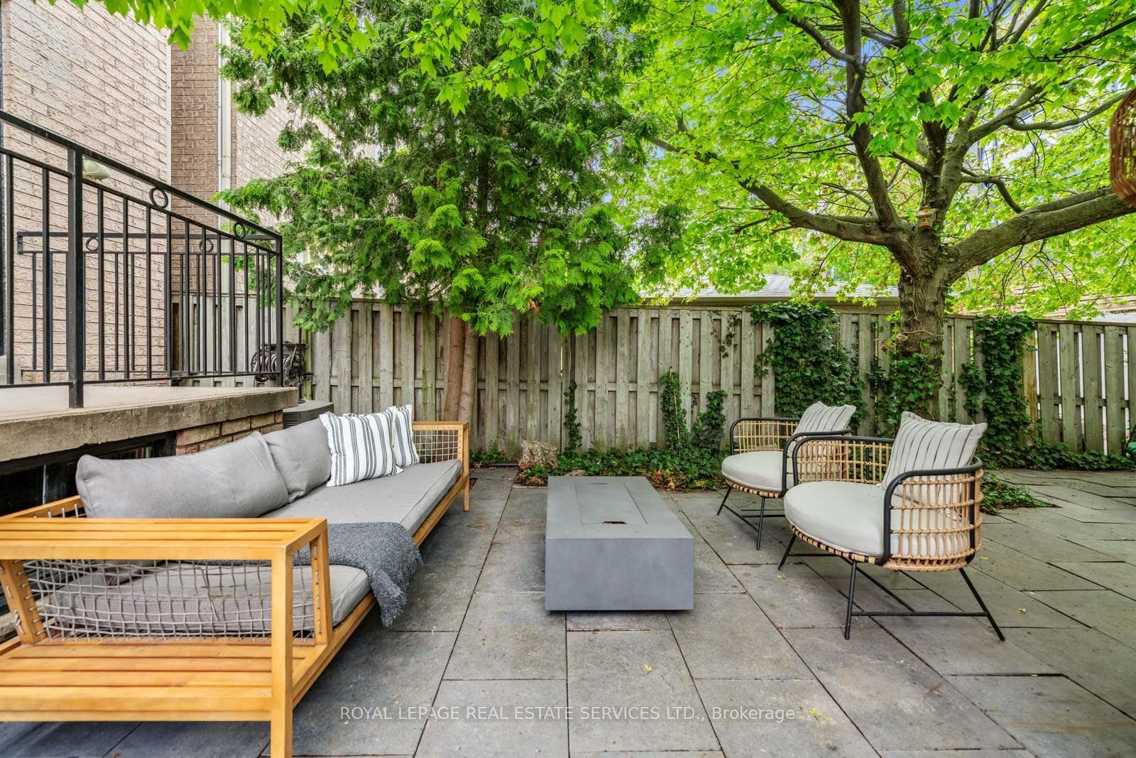 14 Lukow Terrace photo 45