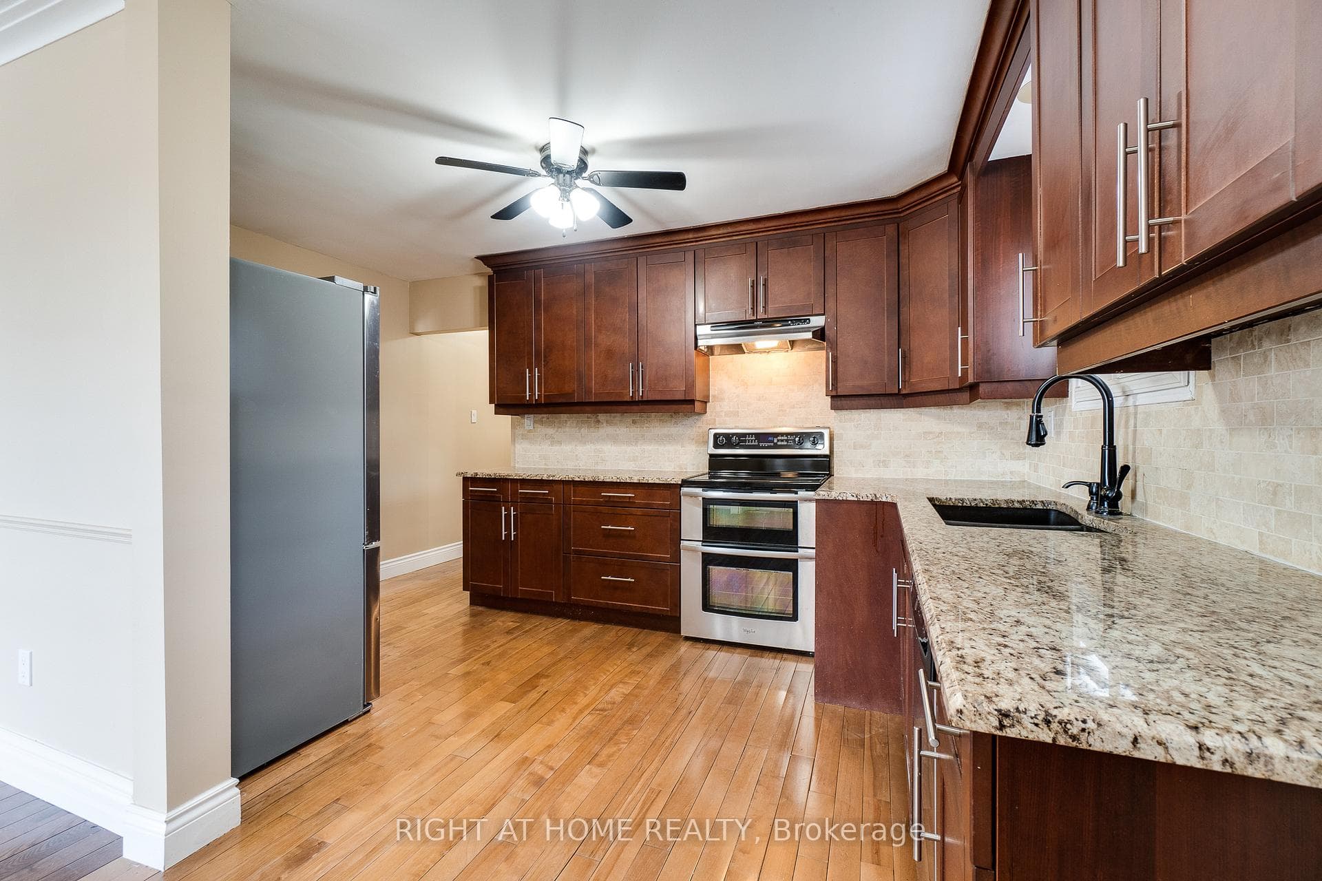 109 Rexway Drive photo 12