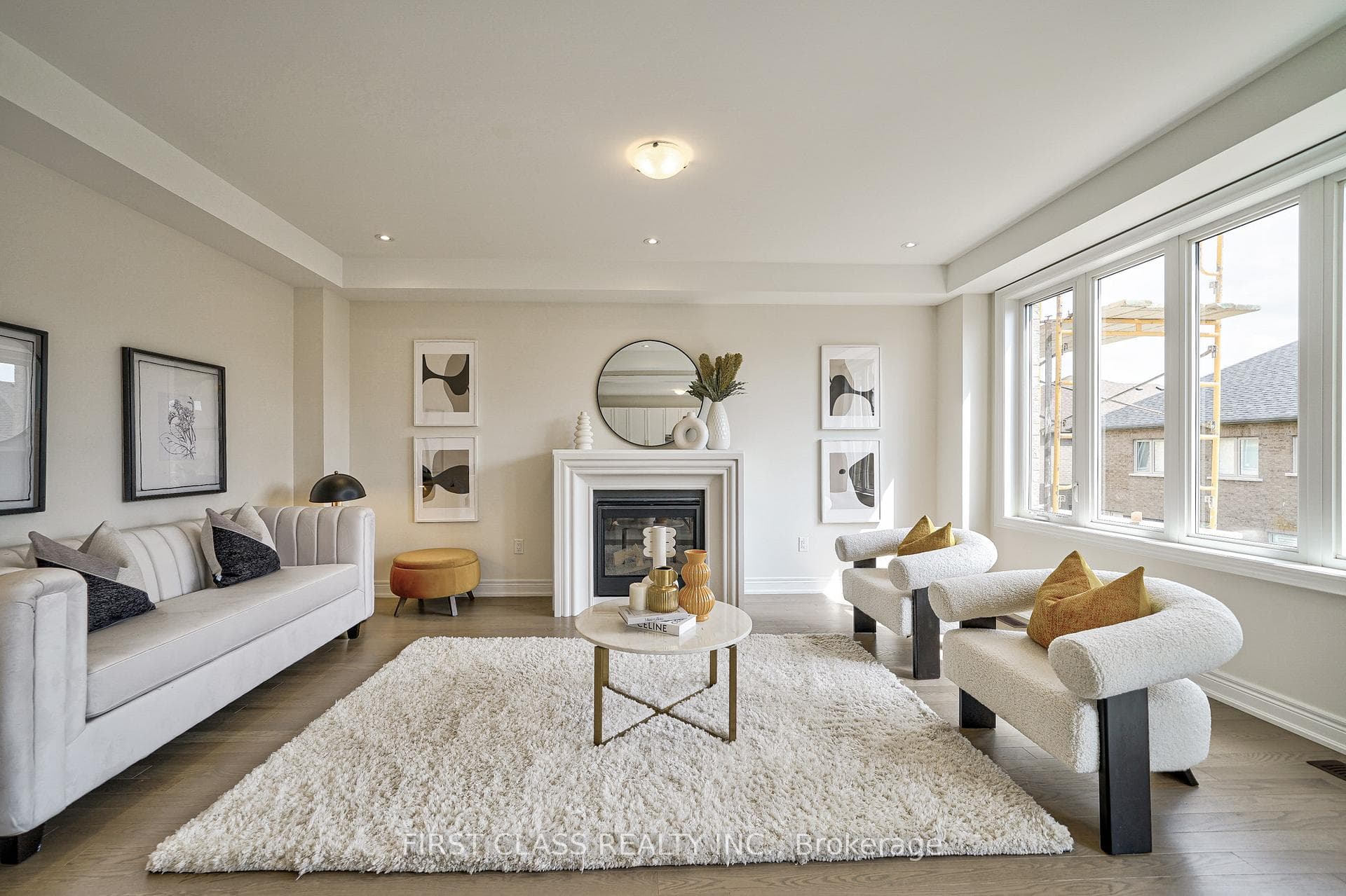 114 Angus Morton Crescent photo 13
