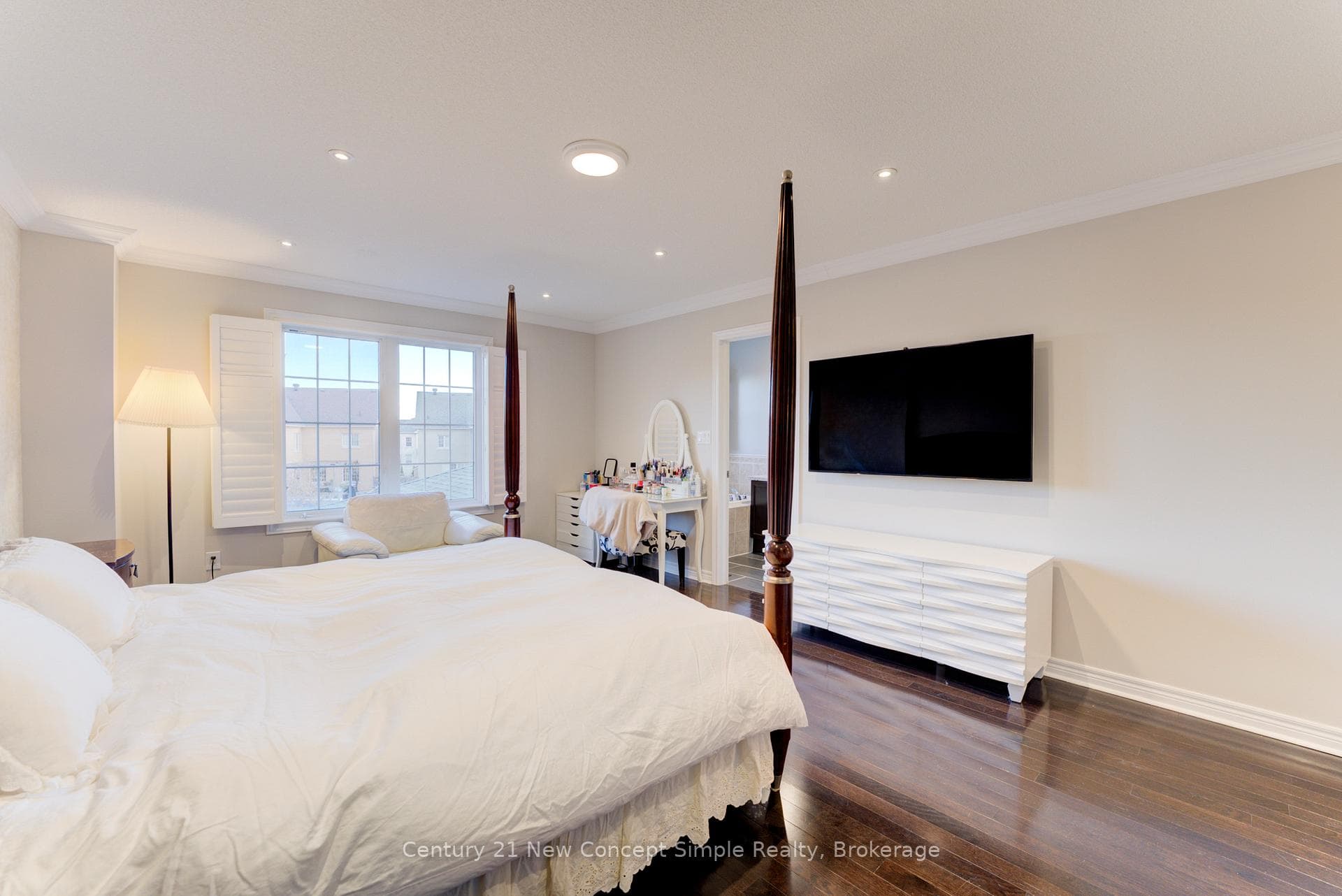 10637 Woodbine Avenue photo 18