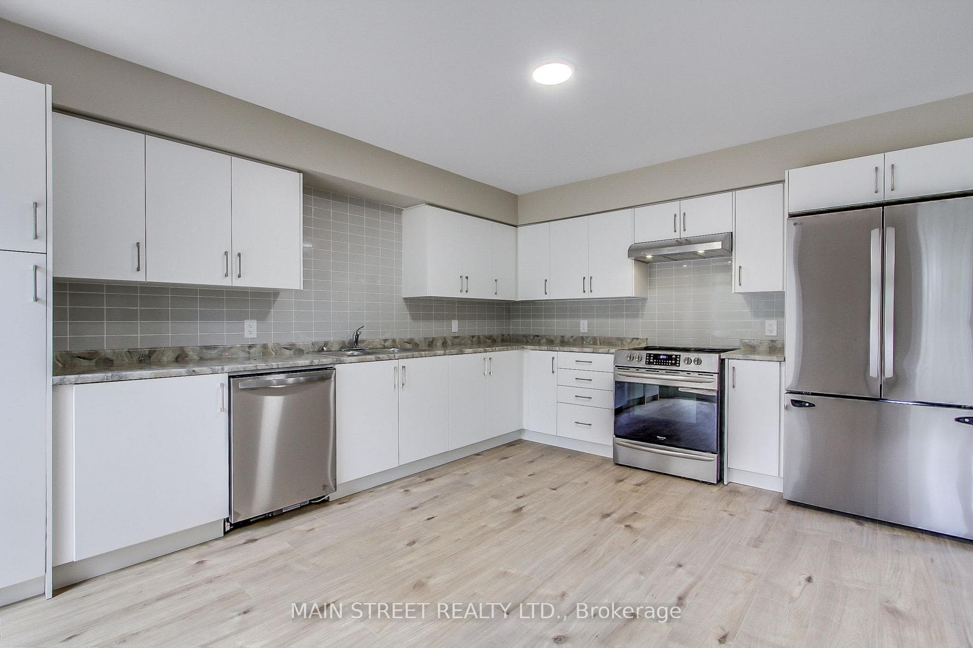27 Parkside Crescent photo 4