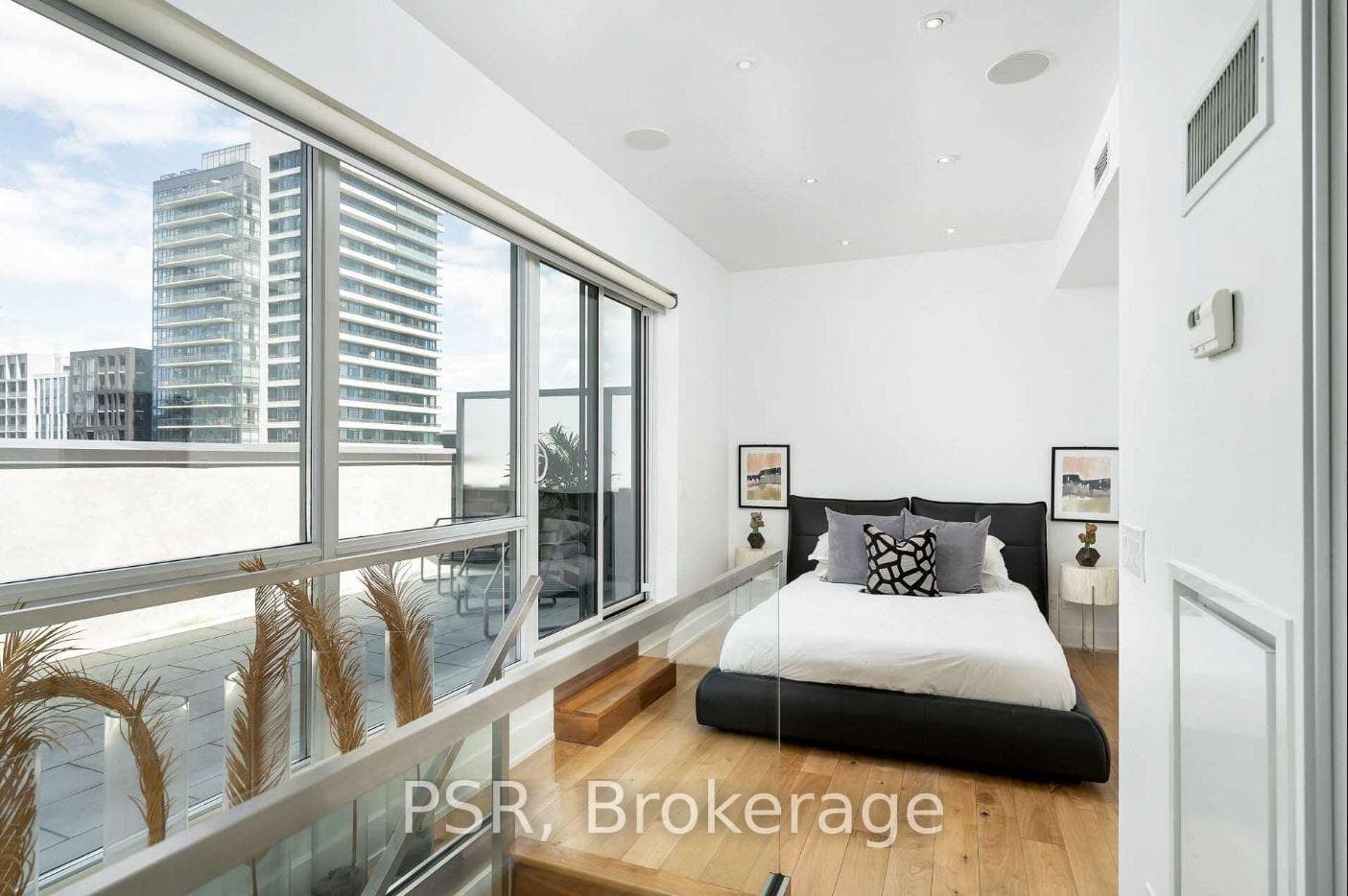 1205 Queen Street Unit 704 photo 19
