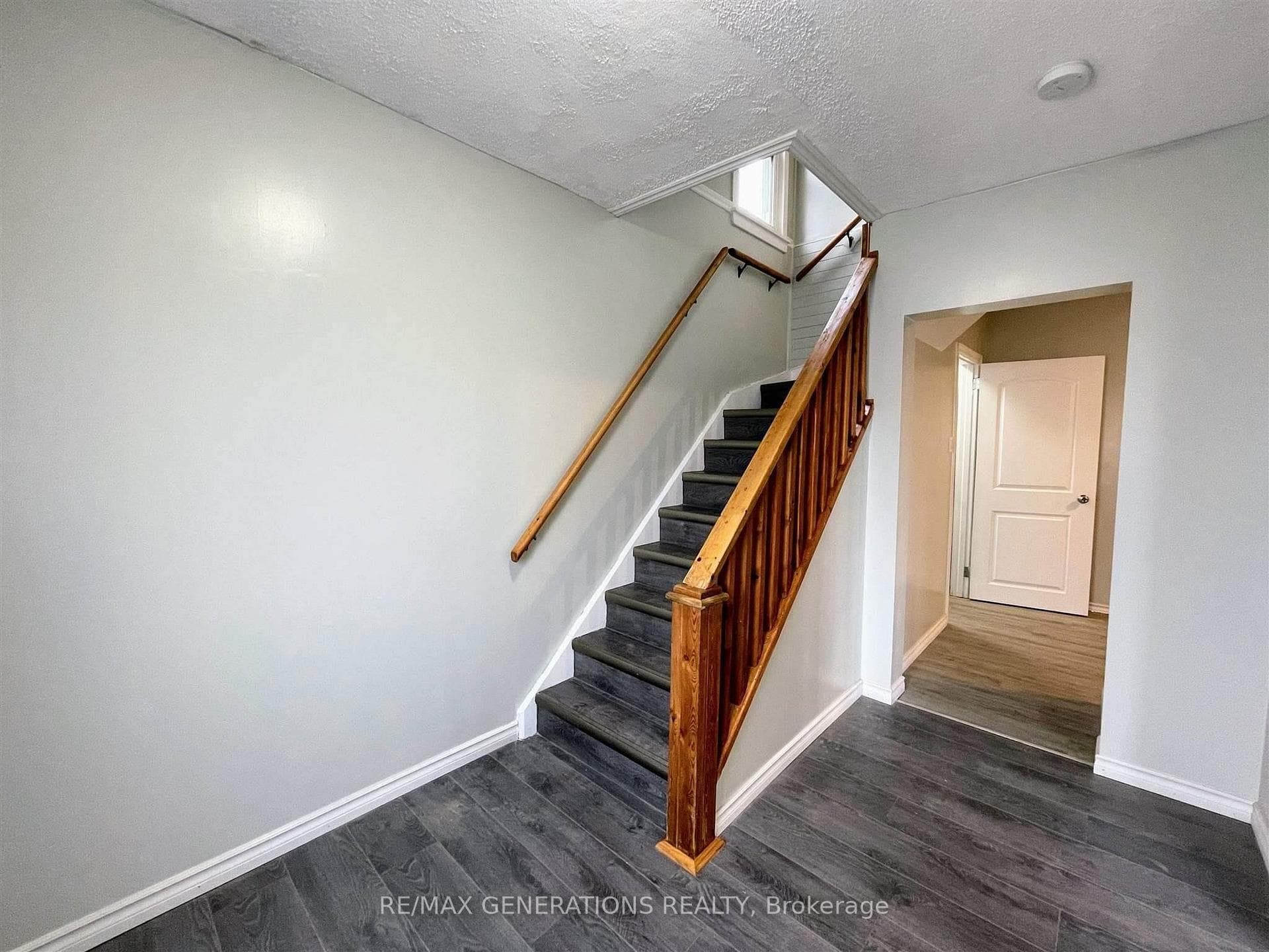 24 Stevens Avenue photo 9