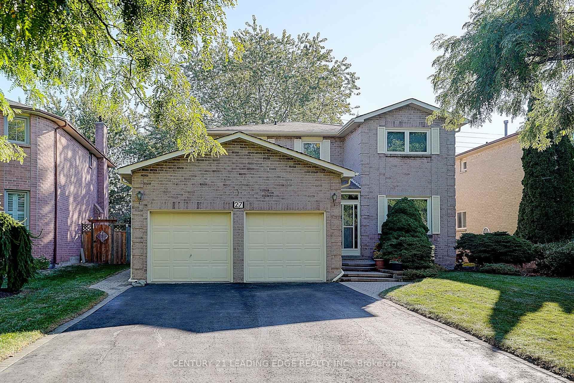 27 Sawyer Crescent photo 2