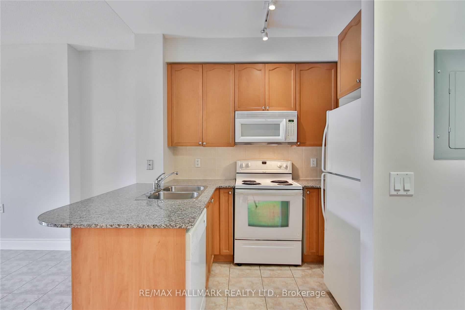 8201 Islington Avenue Unit 411 photo 7