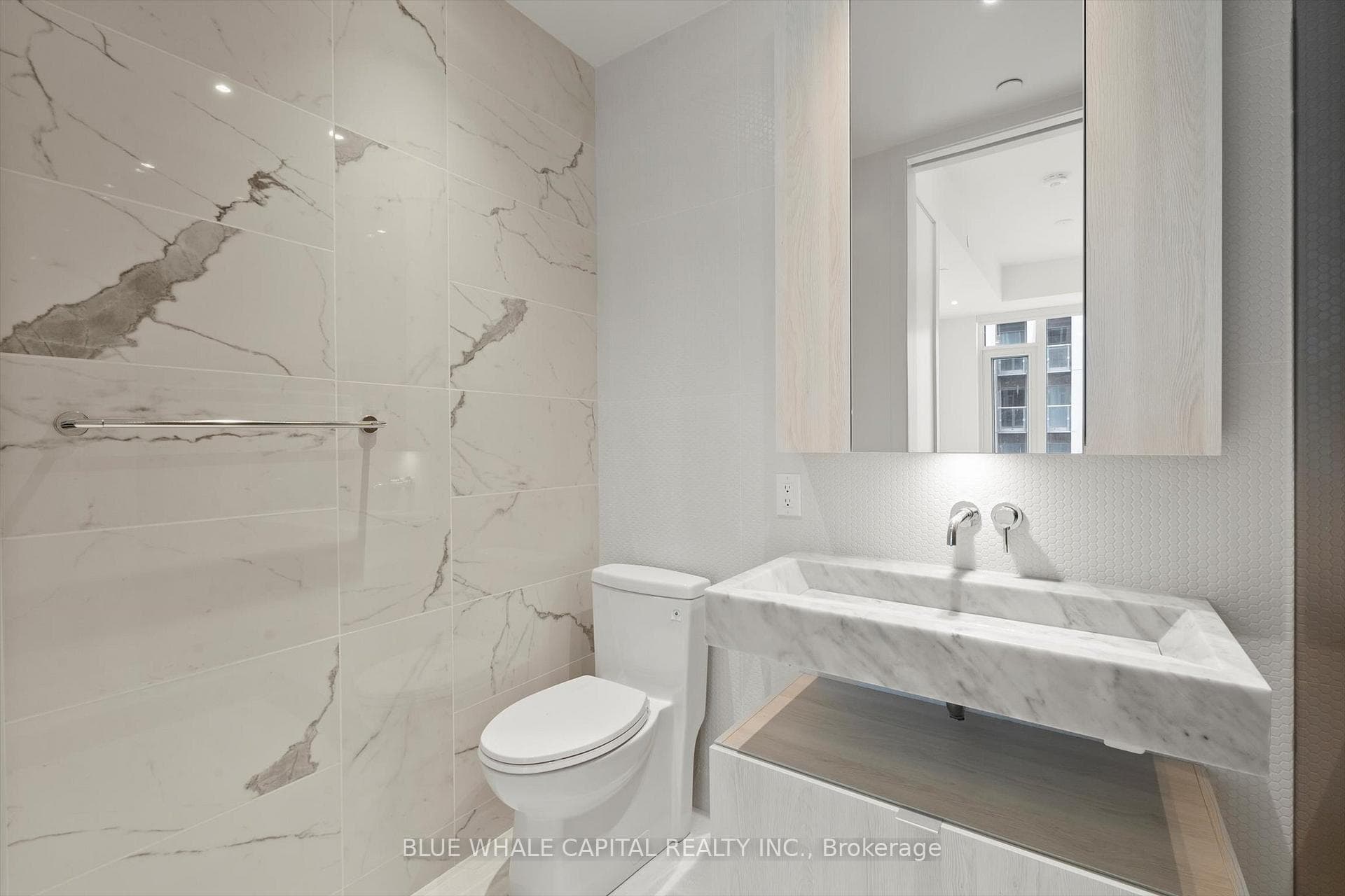 11 Yorkville Avenue Unit 4204 photo 20