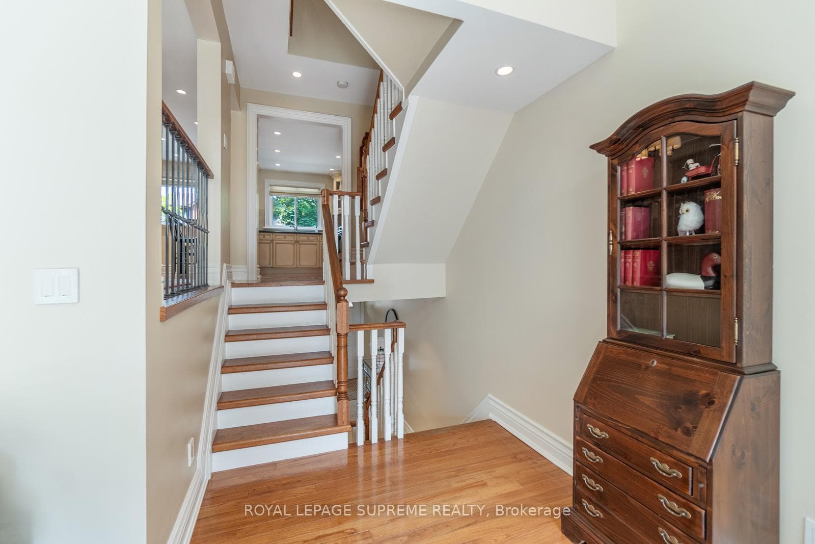 1764 Rathburn Road Unit 4 photo 6