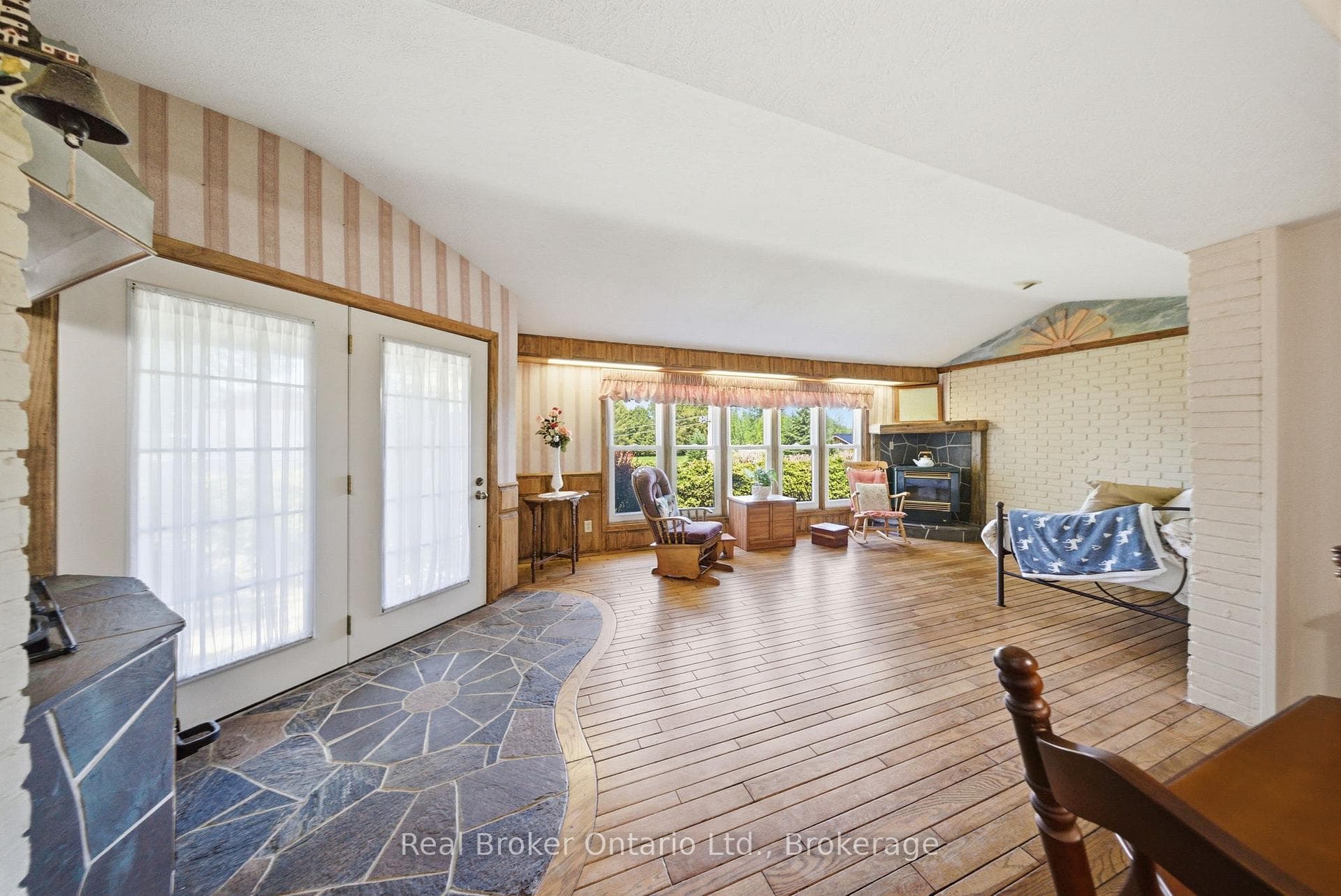 800 Tremaine Avenue photo 15