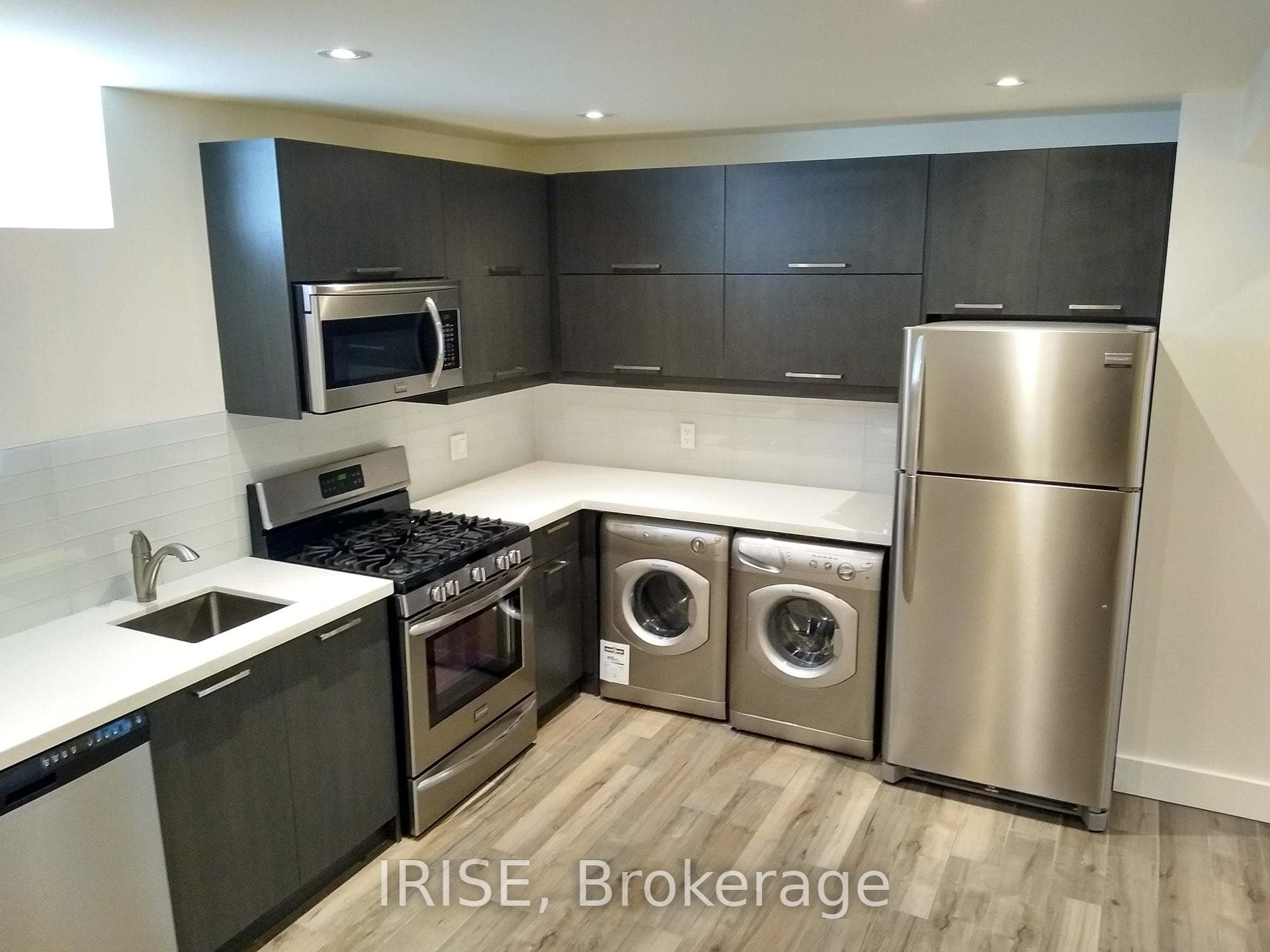 11 Donmore Avenue Unit Lower photo 5
