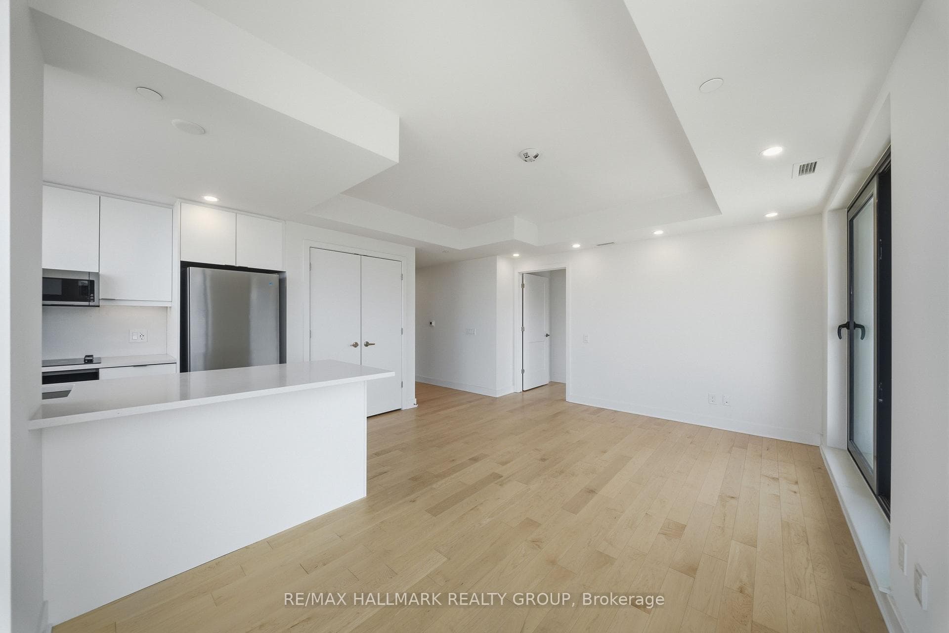 180 George Street Unit 2202 photo 16