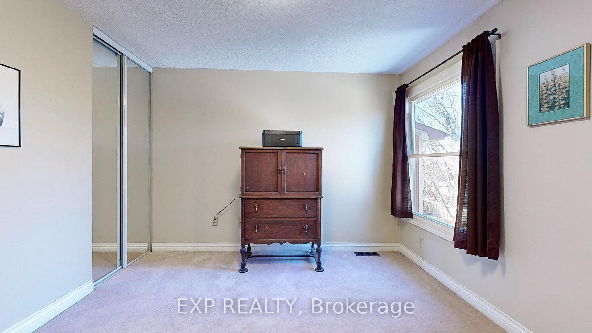 452 camelot Drive photo 23