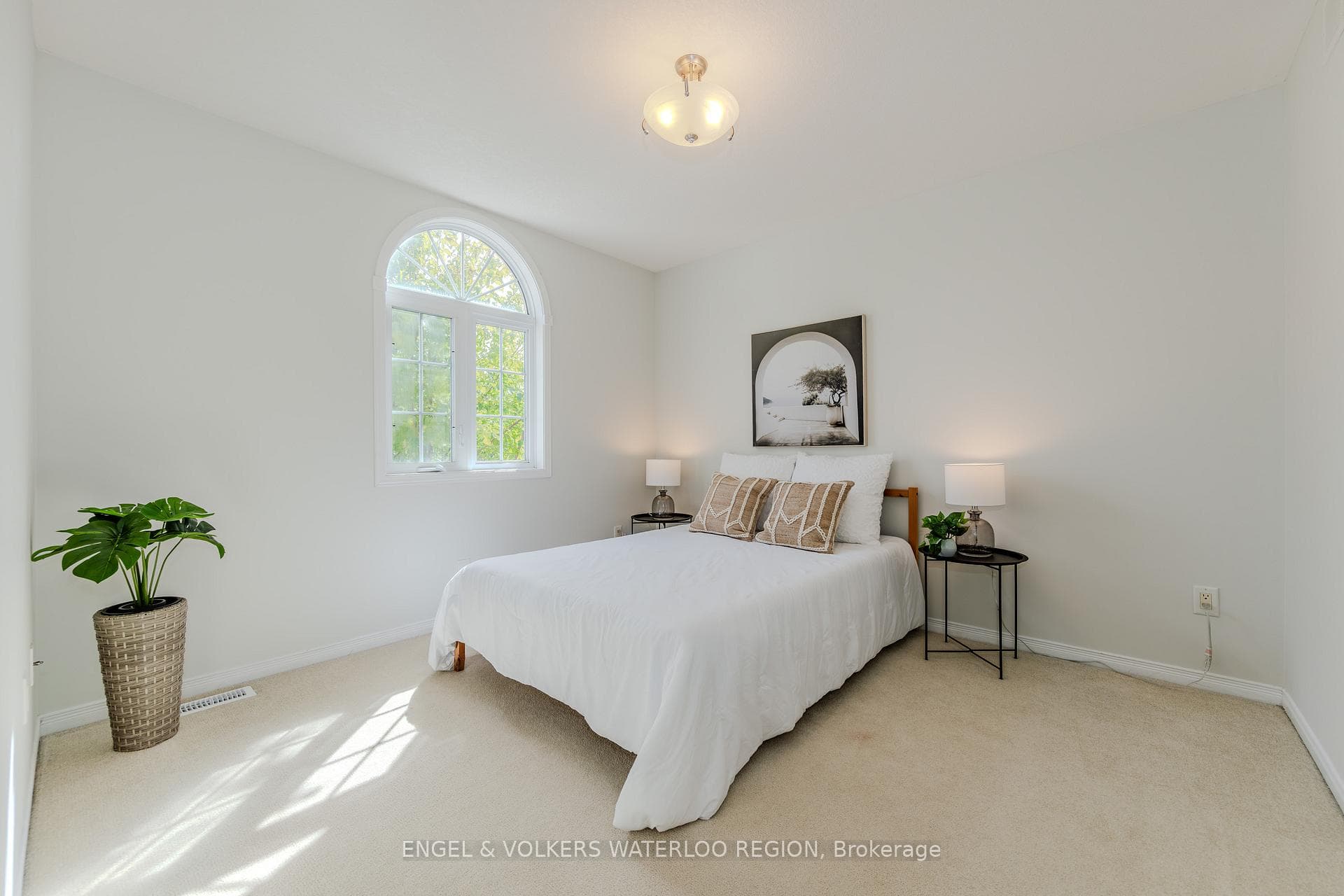 252 Holbeach Court photo 25