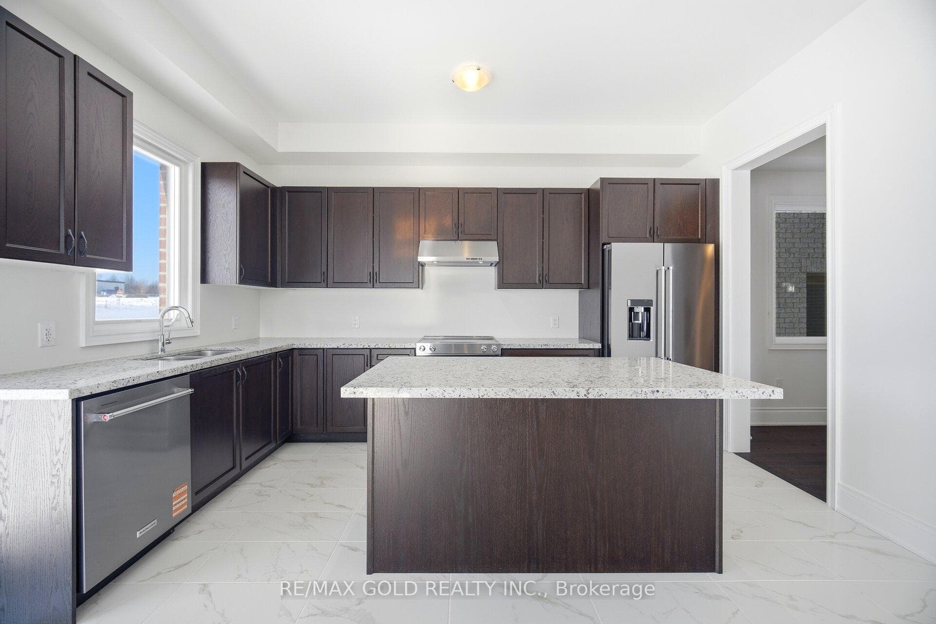 32 Addison Street photo 7