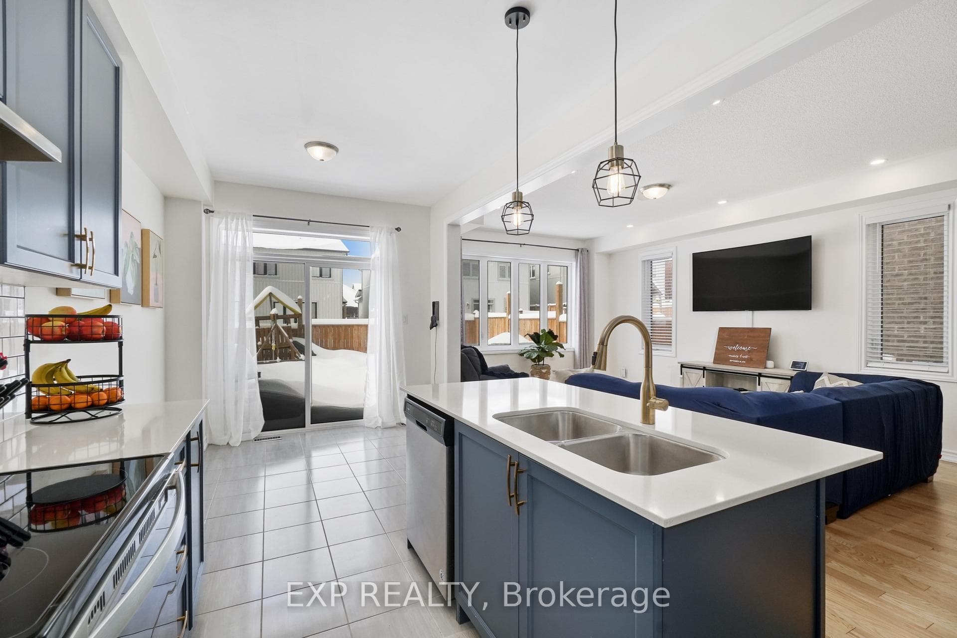 46 Highlands Boulevard photo 9