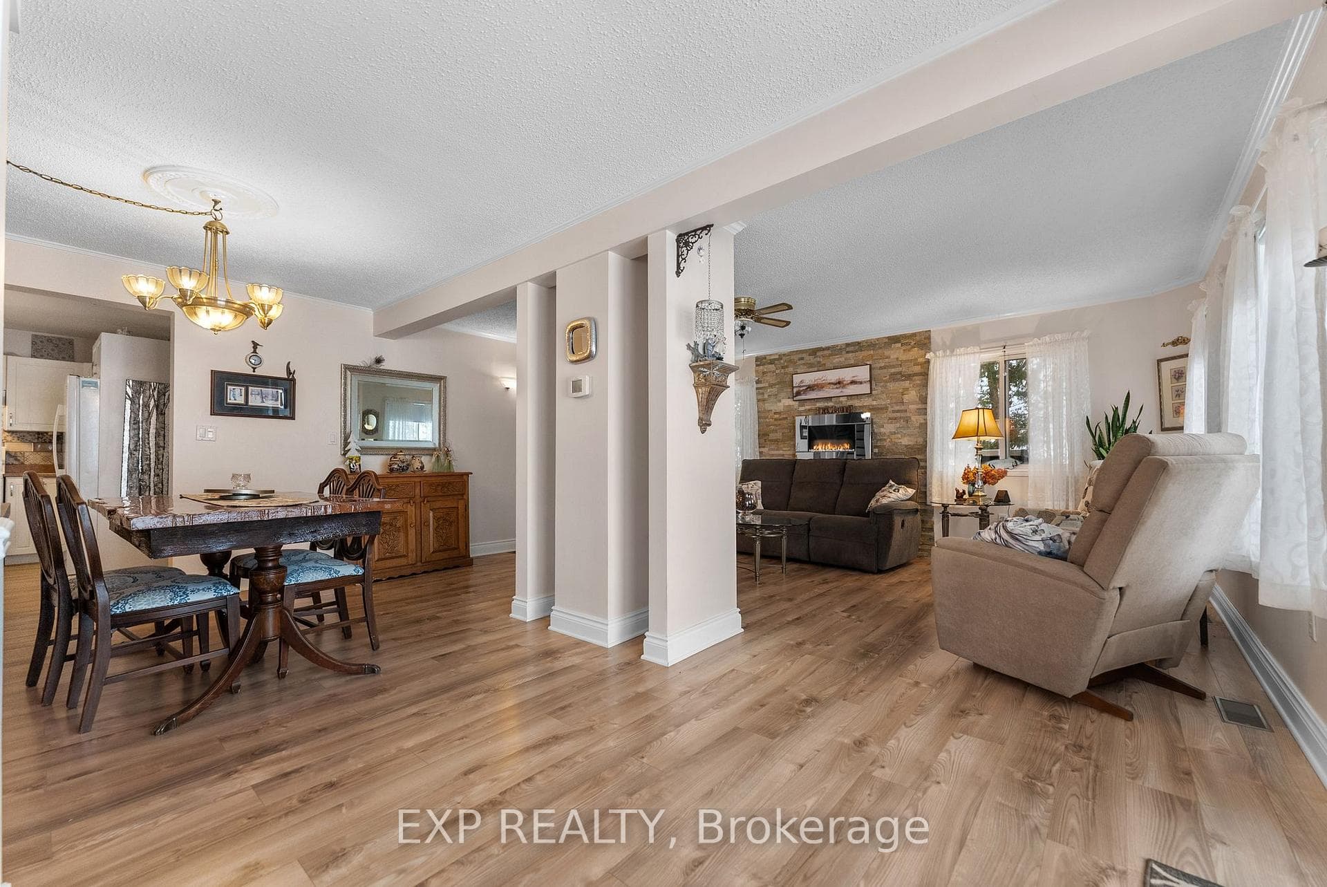 77B Christopher Lane photo 16
