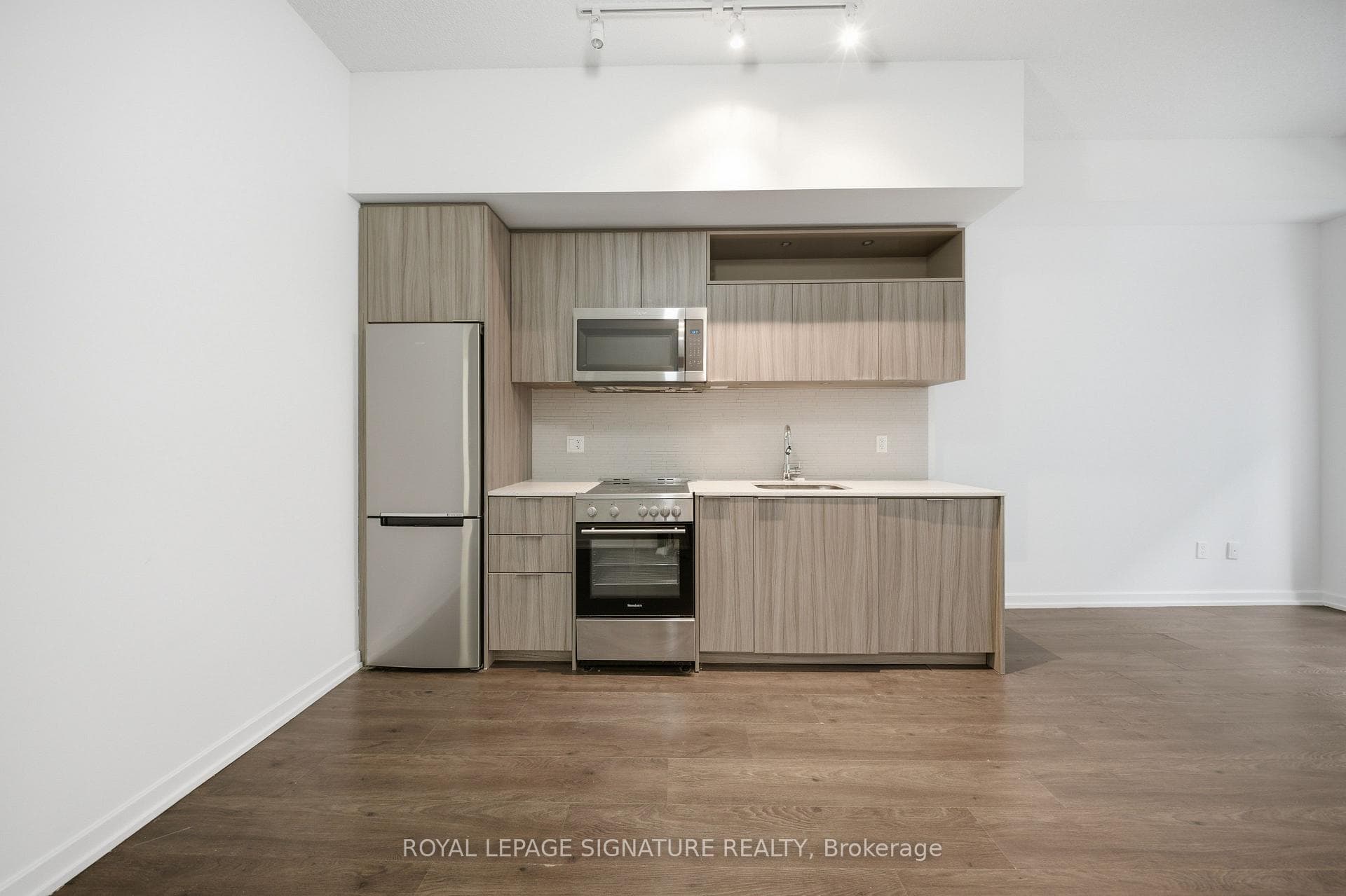 50 Forest Manor Road Unit 304 photo 4
