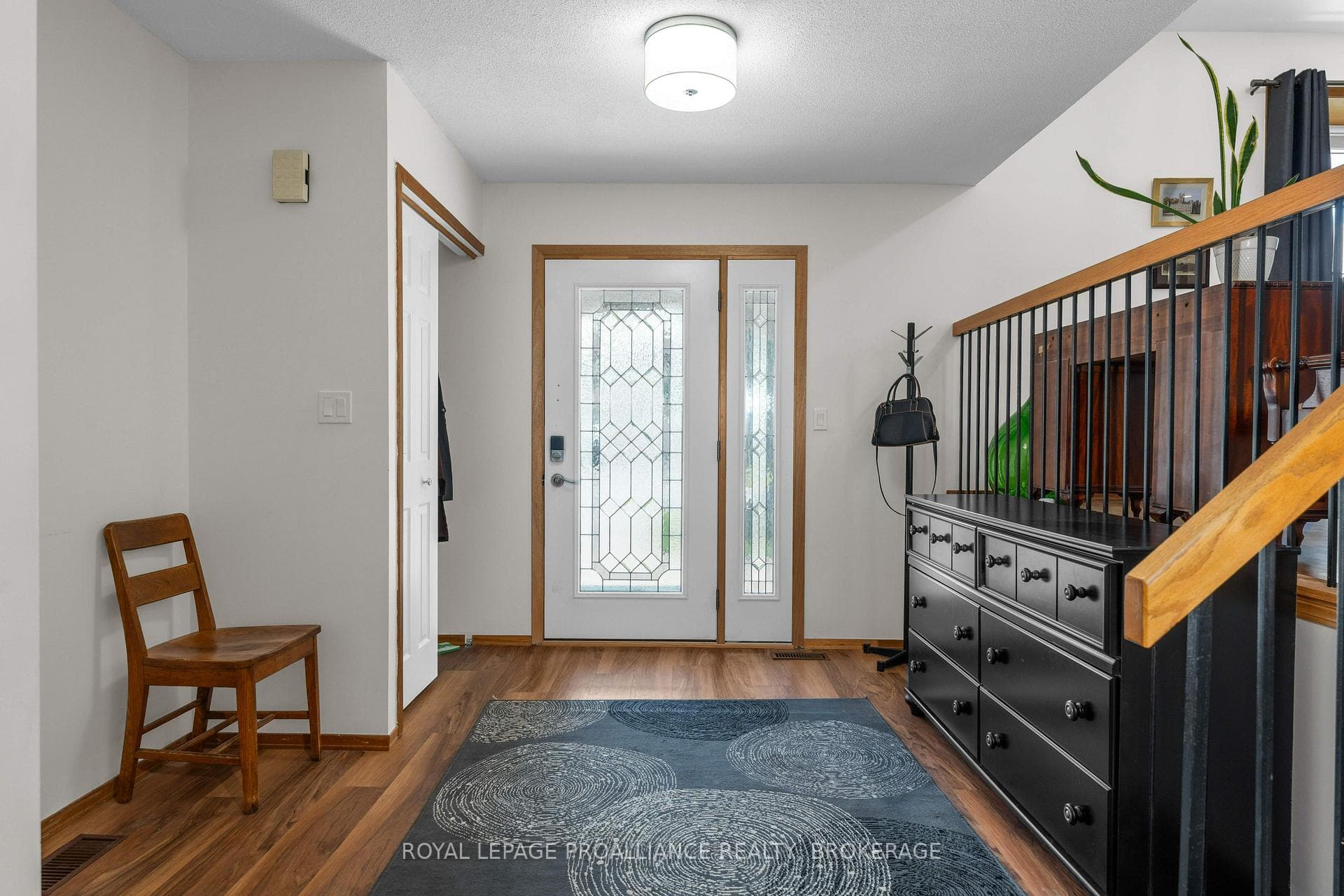 927 Newhall Drive photo 6