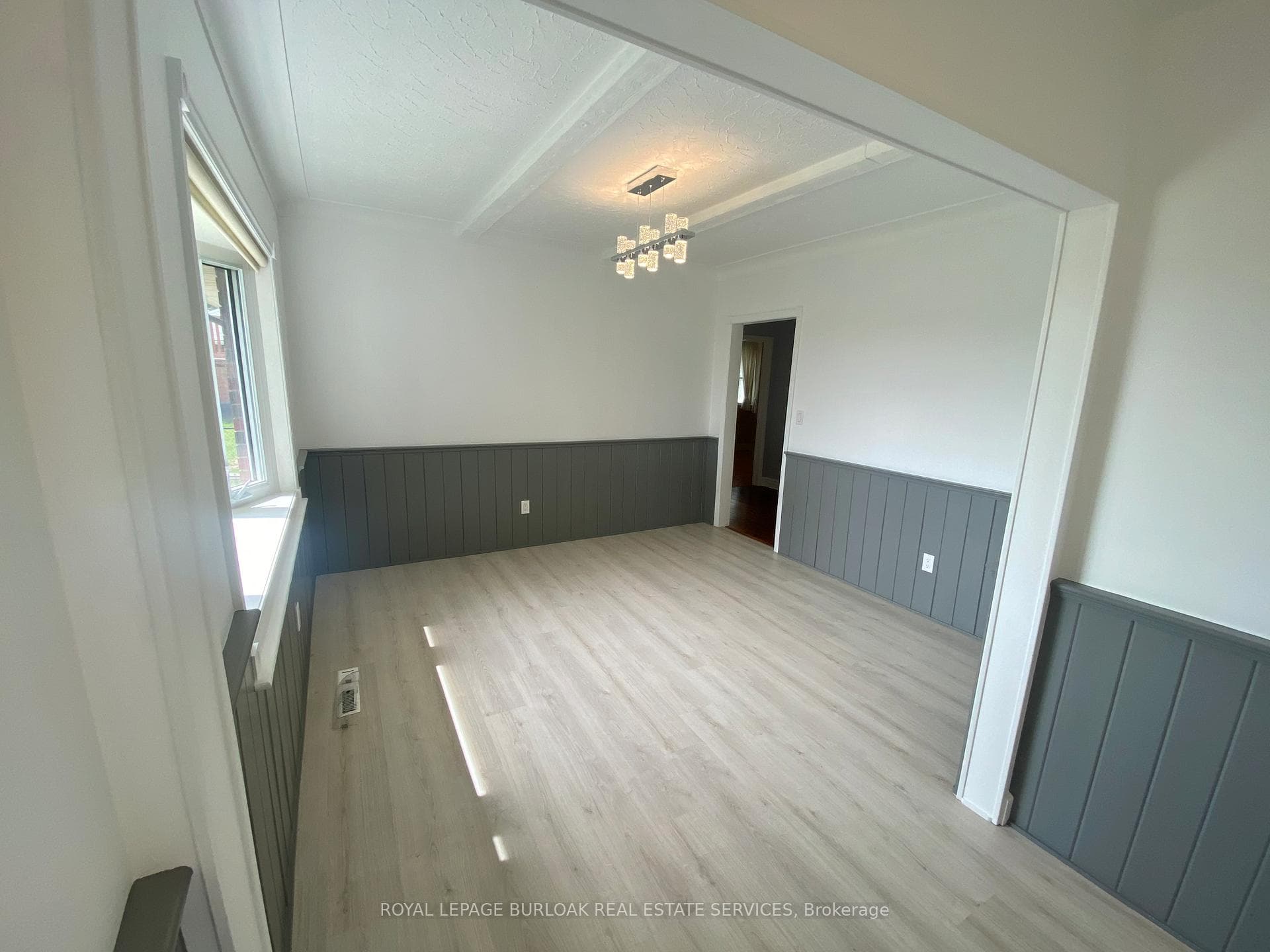 4213 Victoria Avenue photo 11
