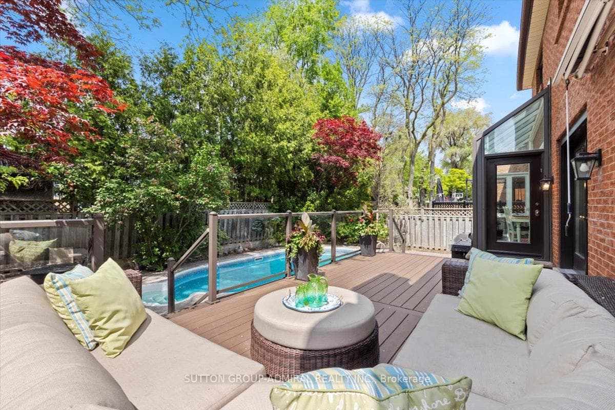 552 Spring Gate Boulevard photo 38