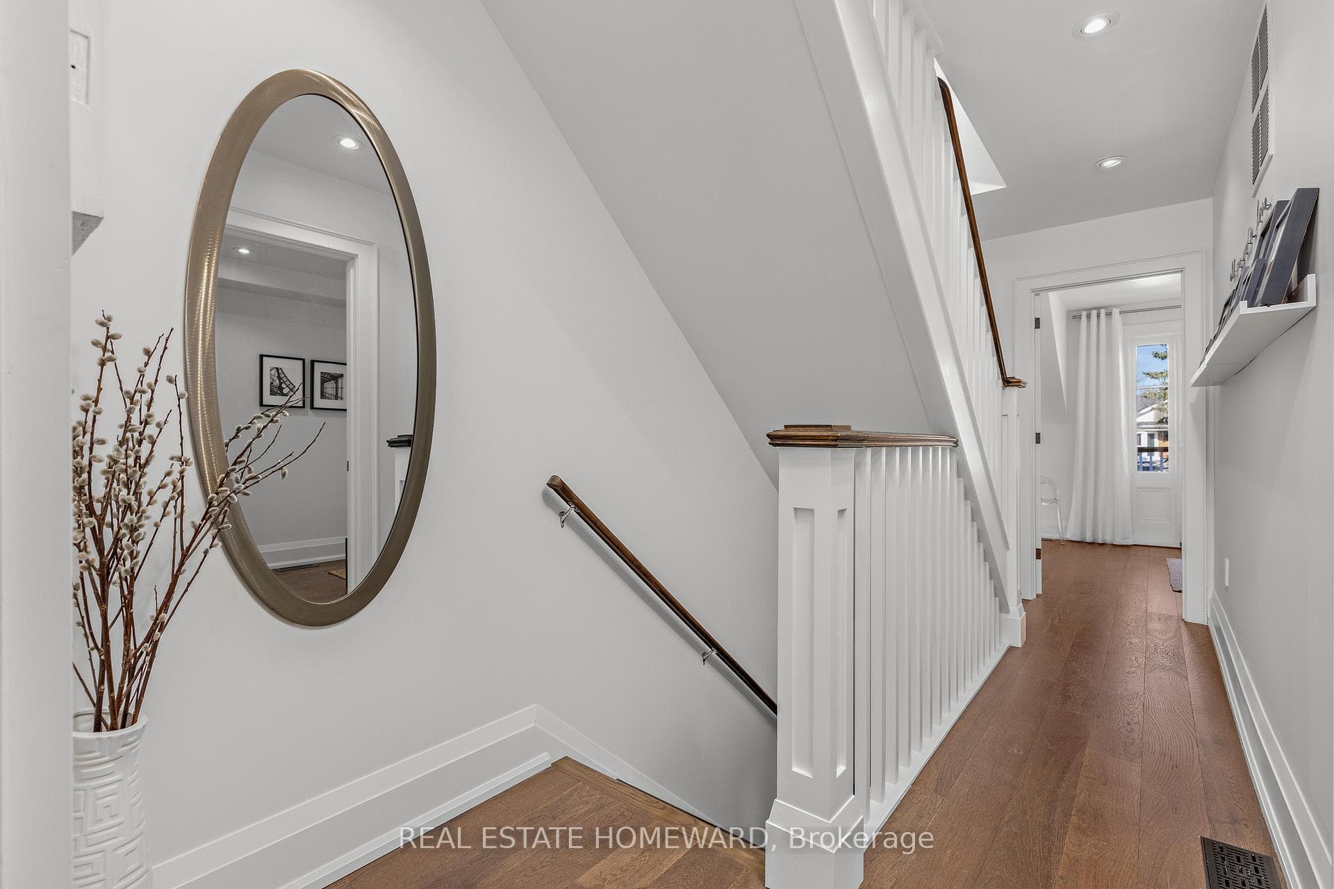 252 Silver Birch Avenue photo 25