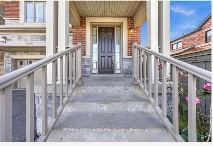209 Castle Oaks Crossing photo 5