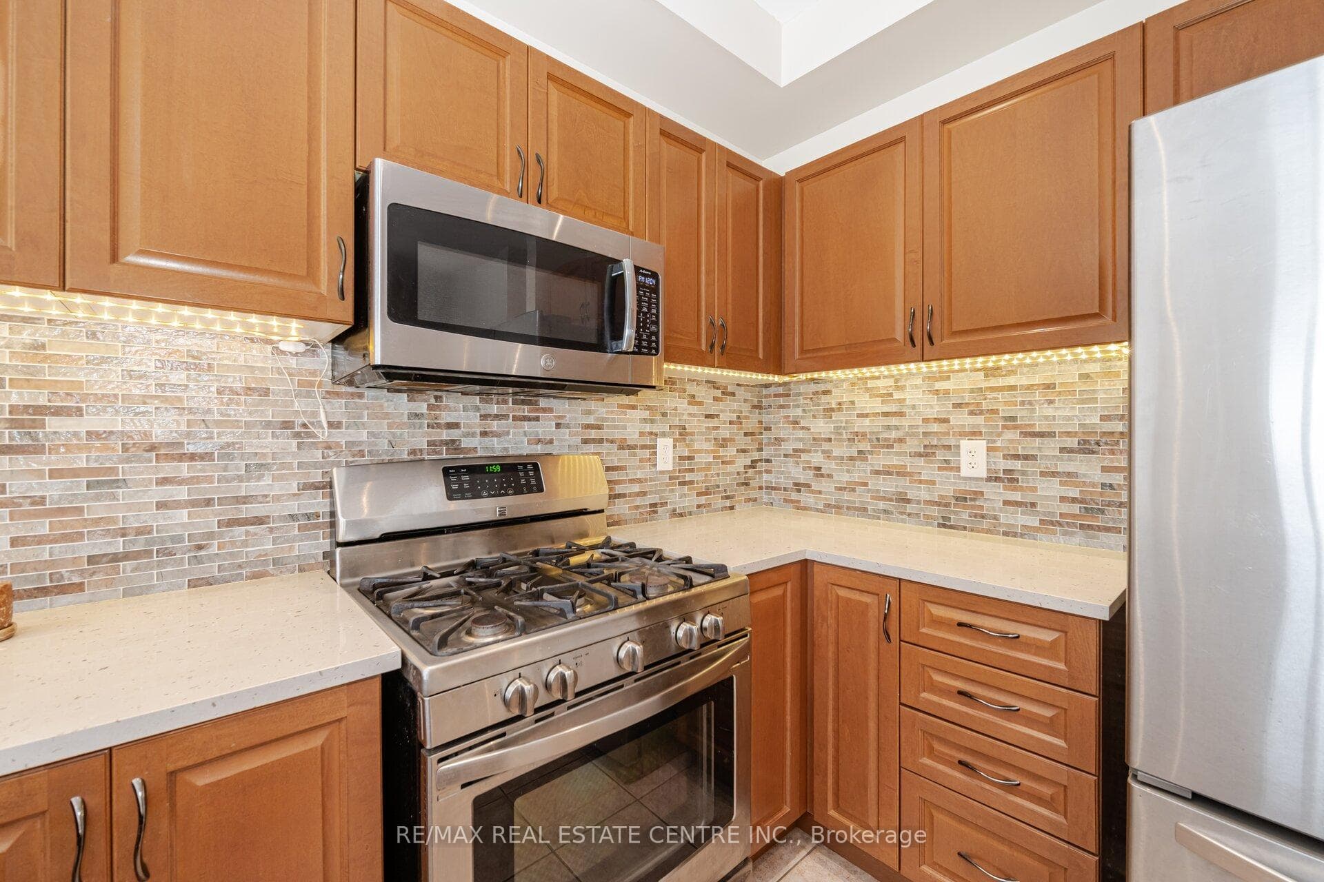 3501 Covent Crescent photo 15