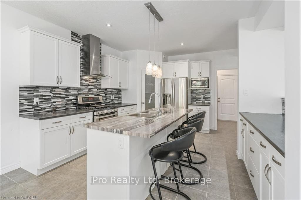 81 WARDLAW Avenue photo 17