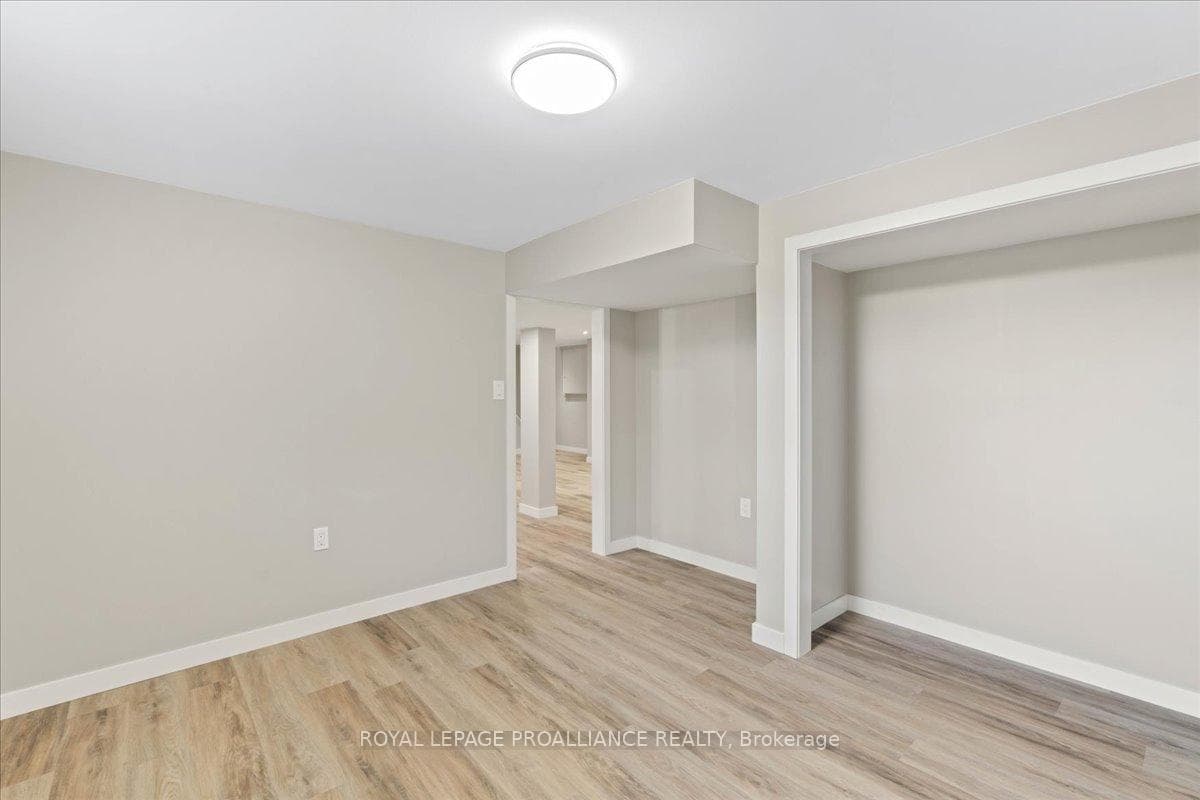 24 Parkdale Drive photo 30
