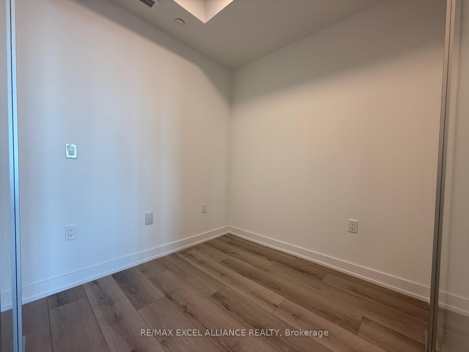 1005 Dundas Street Unit 626 photo 5