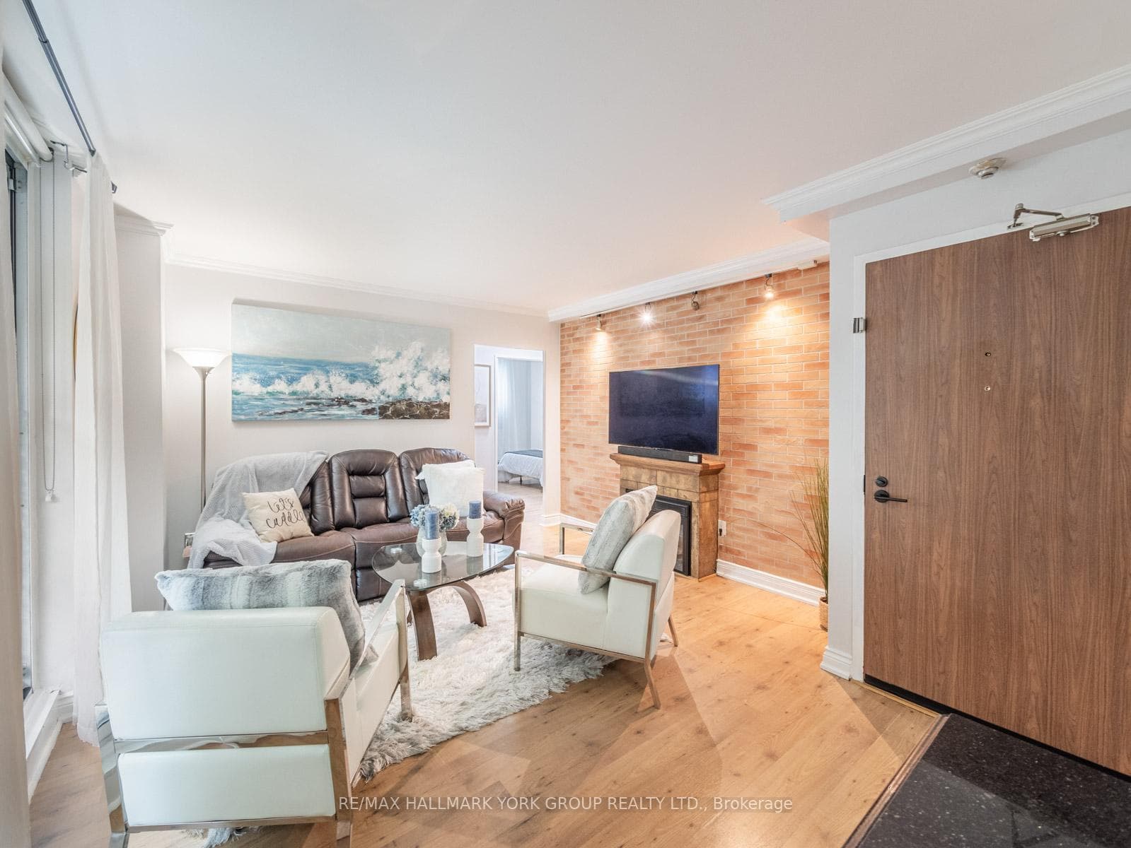 1145 Logan Avenue Unit 101 photo 5