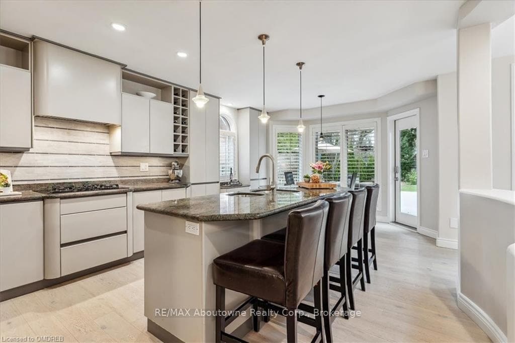 Sleek Design. Perfect for Entertaining