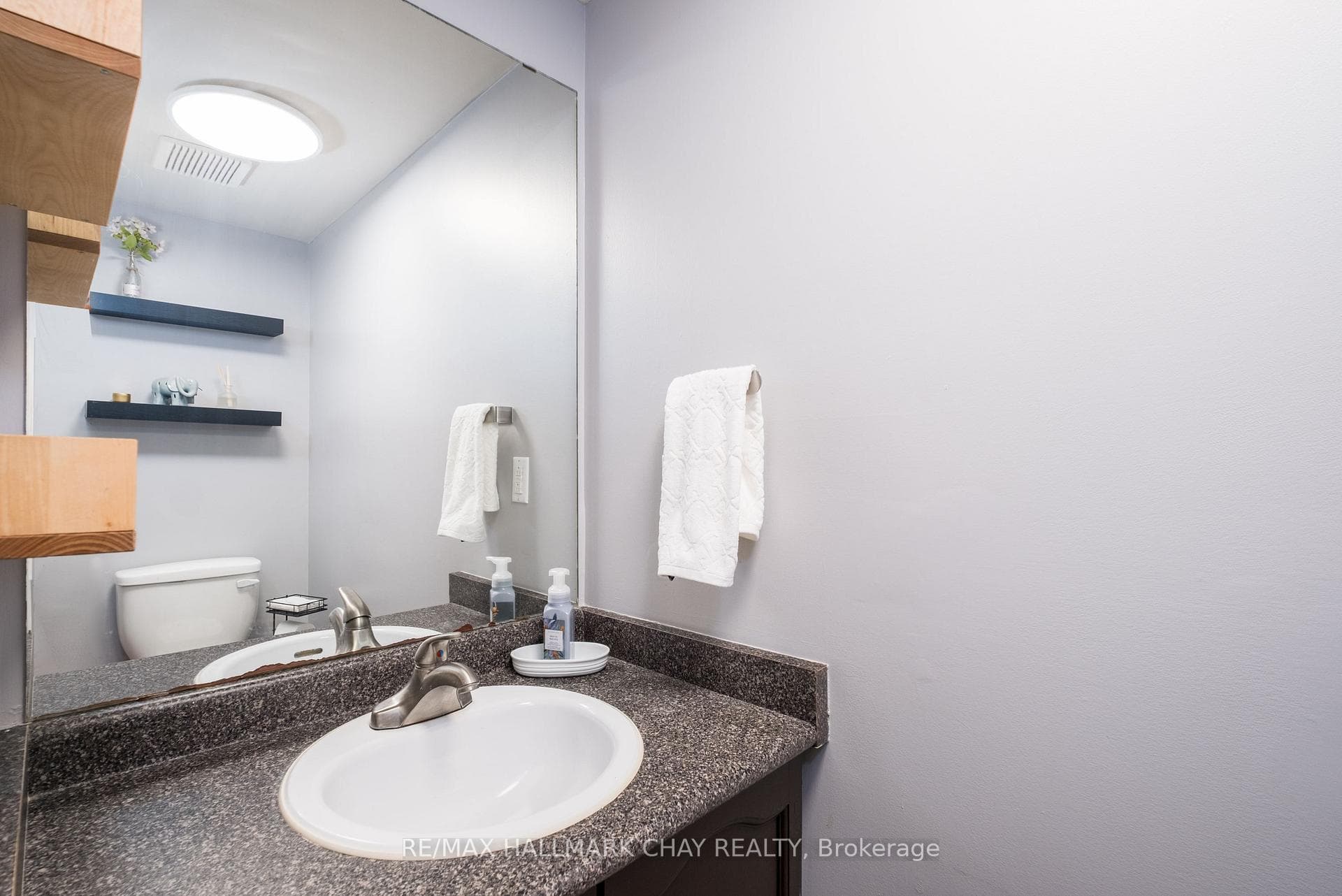 120 D'Ambrosio Drive Unit 19 photo 15